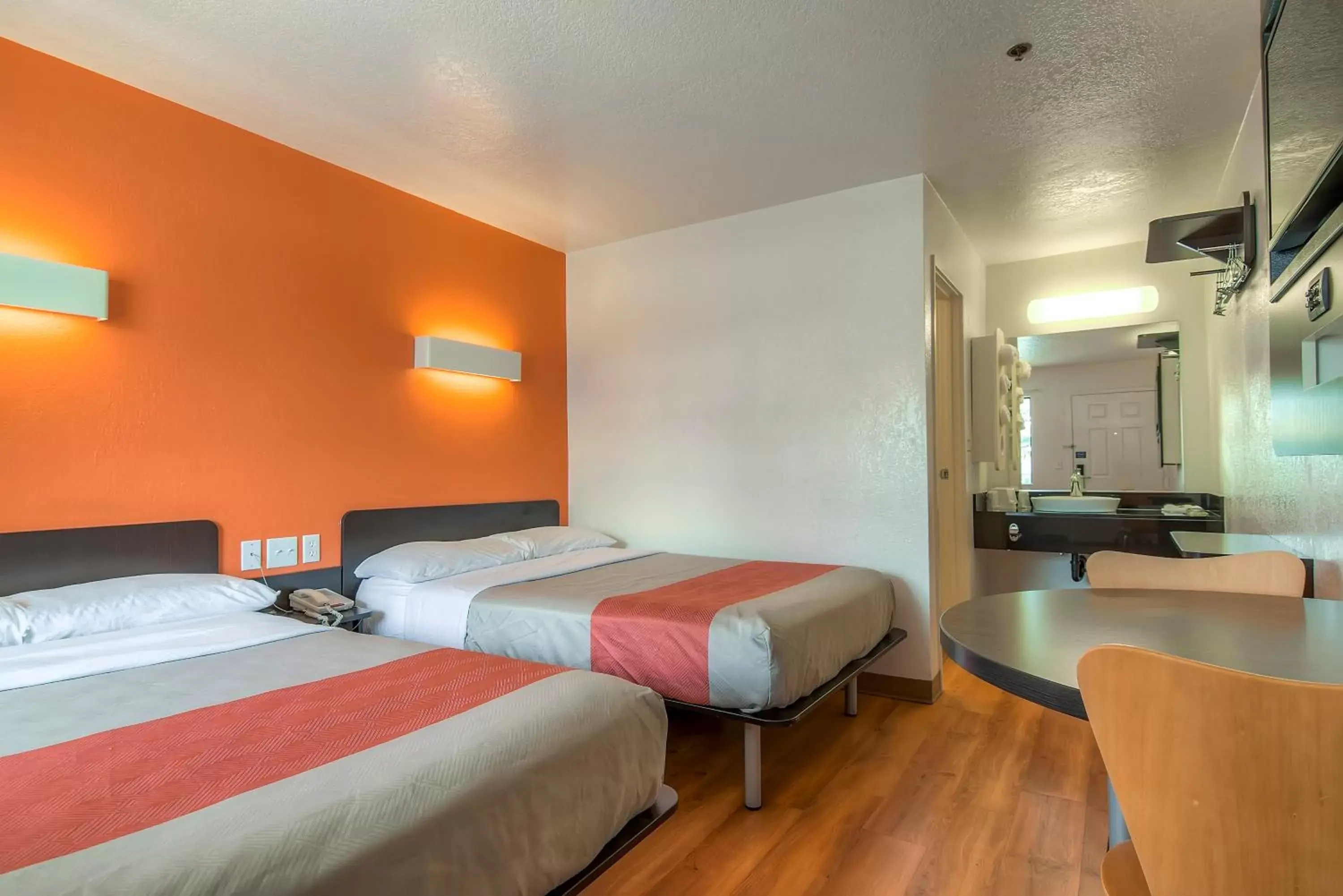 Kitchen or kitchenette, Bed in Motel 6-Arcadia, CA - Los Angeles - Pasadena Area