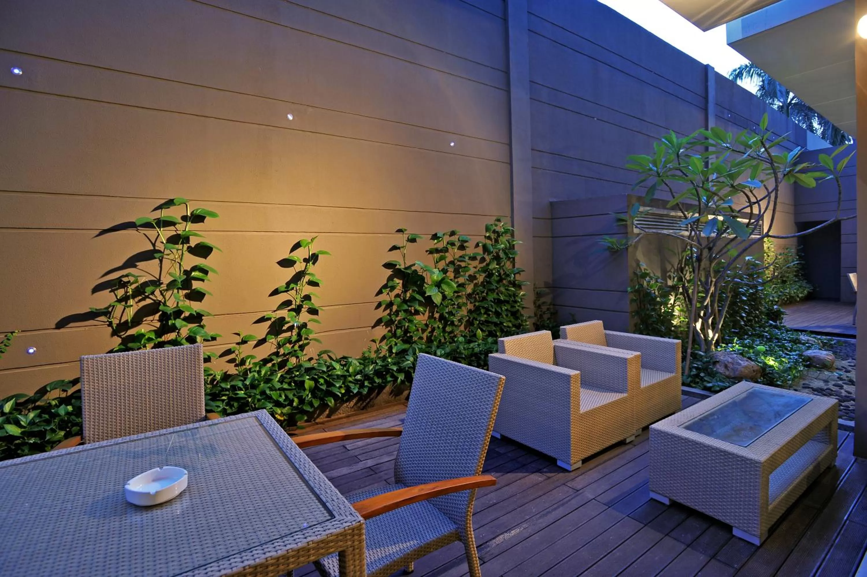 Restaurant/places to eat in Midtown Hotel Surabaya