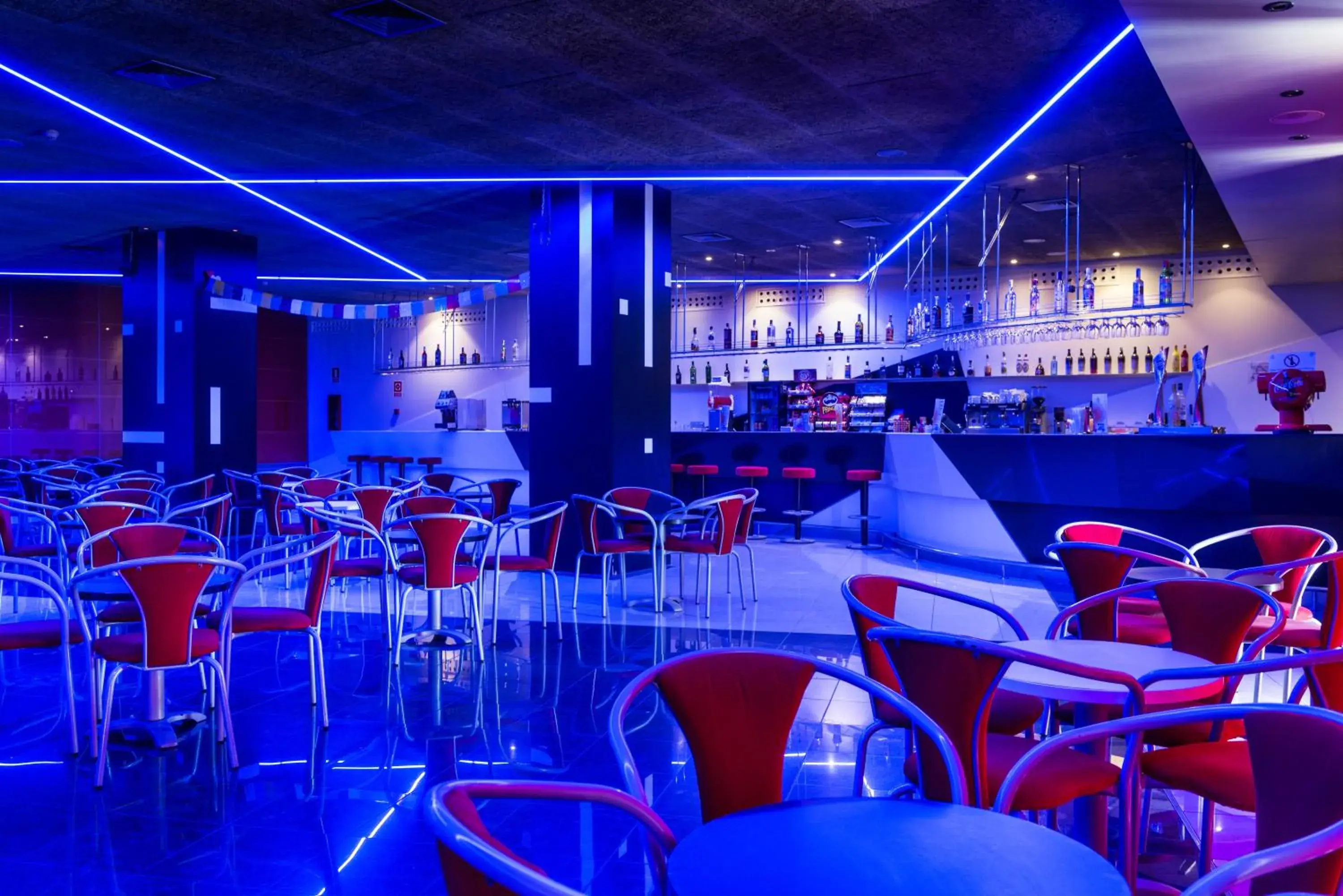 Nightclub / DJ, Lounge/Bar in Aparthotel Costa Encantada