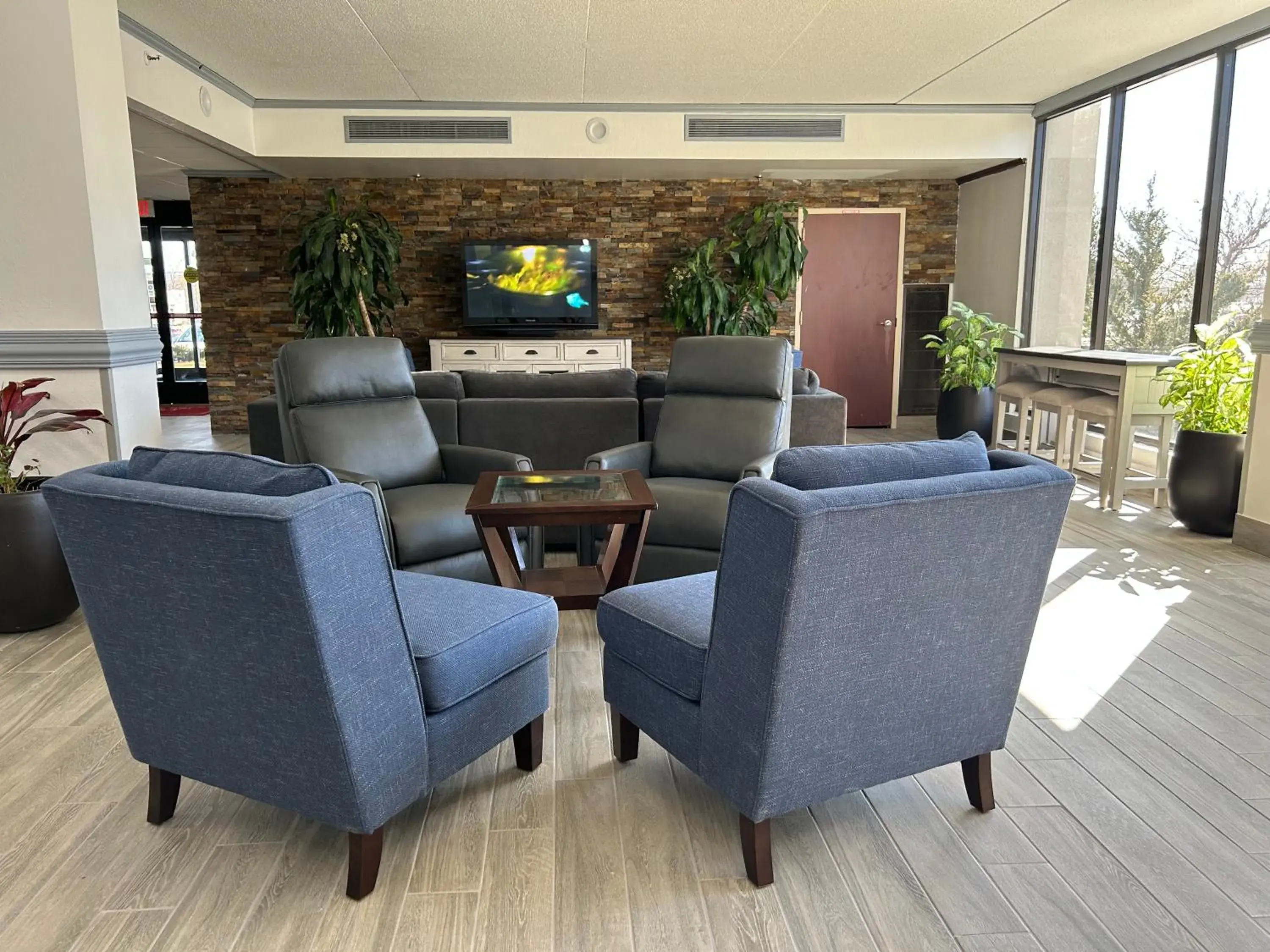 Lobby or reception, Lobby/Reception in Clarion Inn and Suites Airport