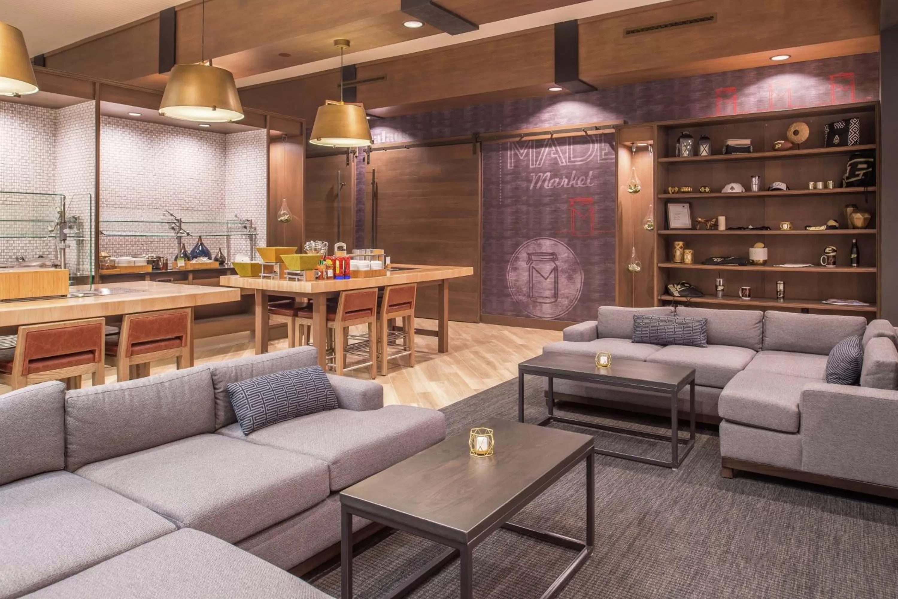 Dining area in Doubletree By Hilton Lafayette East