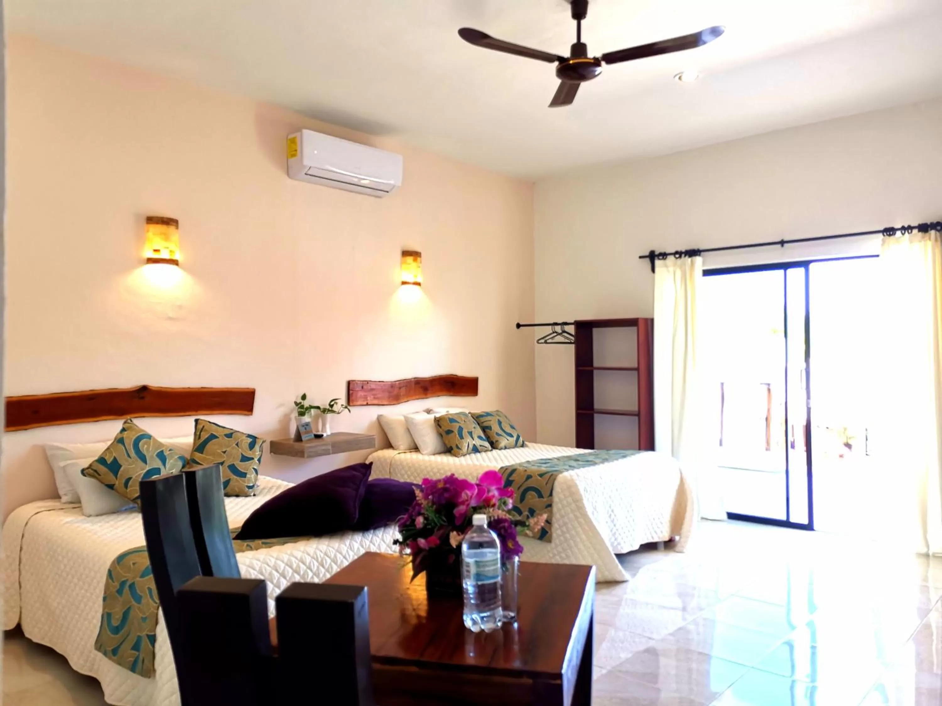 Photo of the whole room, Bed in Mayan Majesty Boutique Hotel