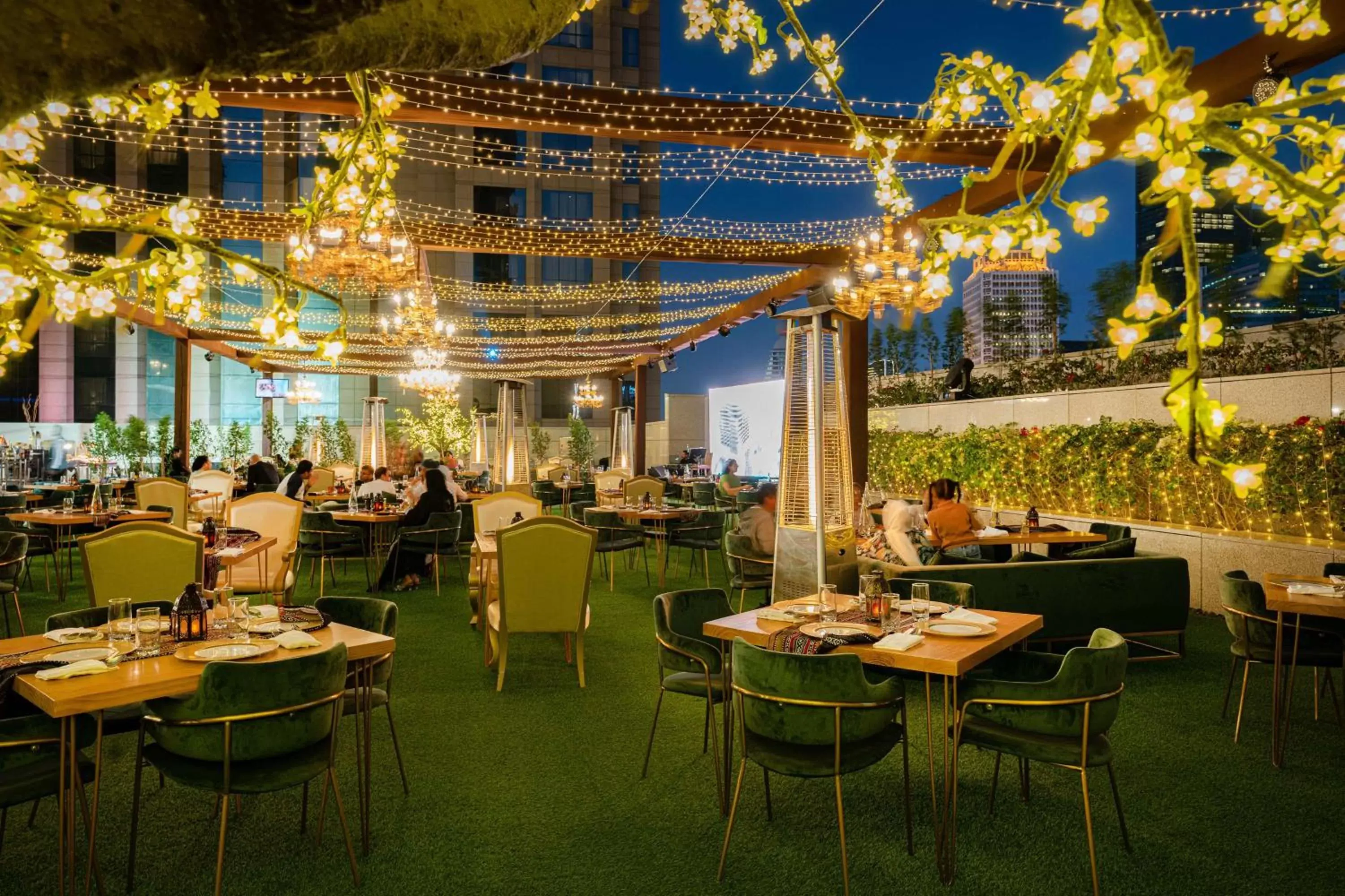 Property building, Restaurant/Places to Eat in Conrad Dubai