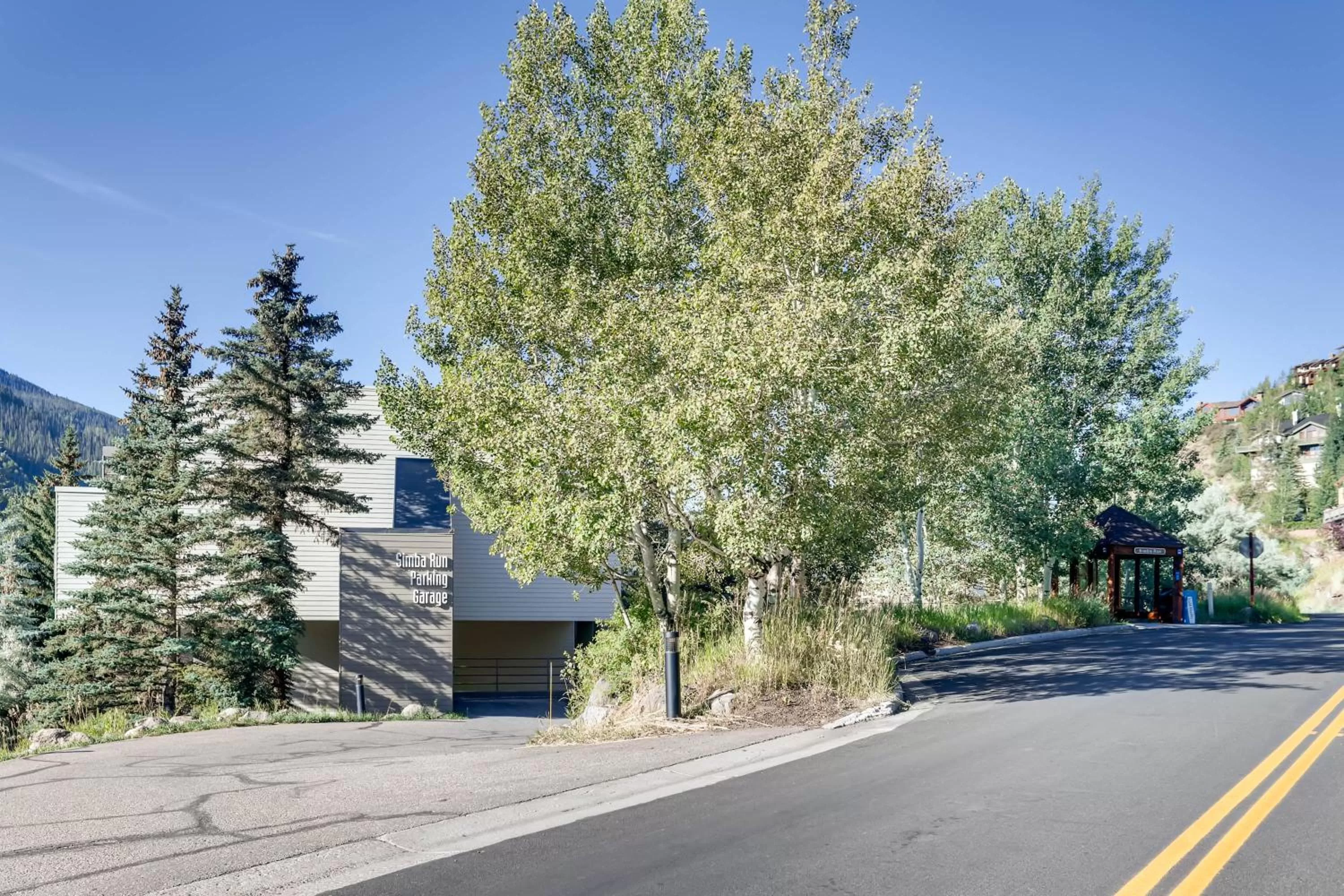 Facade/entrance in Simba Run Vail Condominiums
