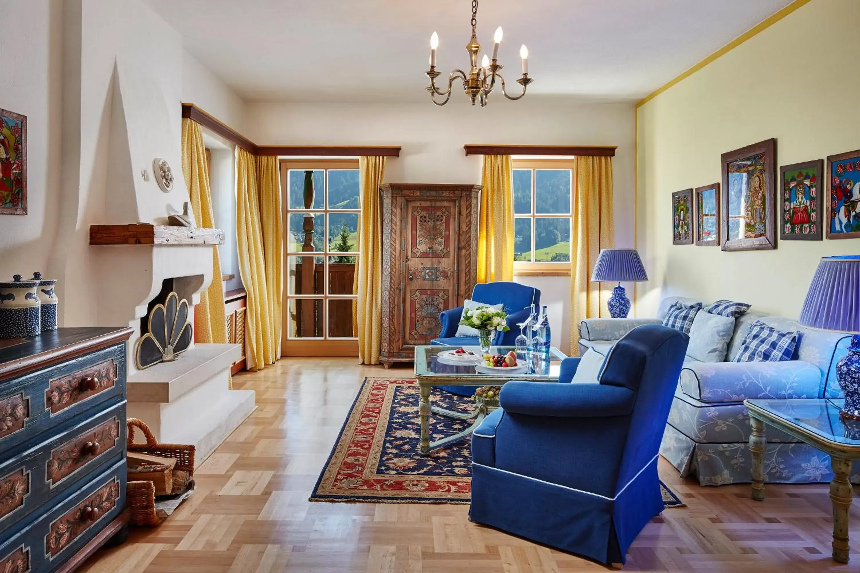 Living room, Seating Area in Relais & Châteaux Hotel Tennerhof