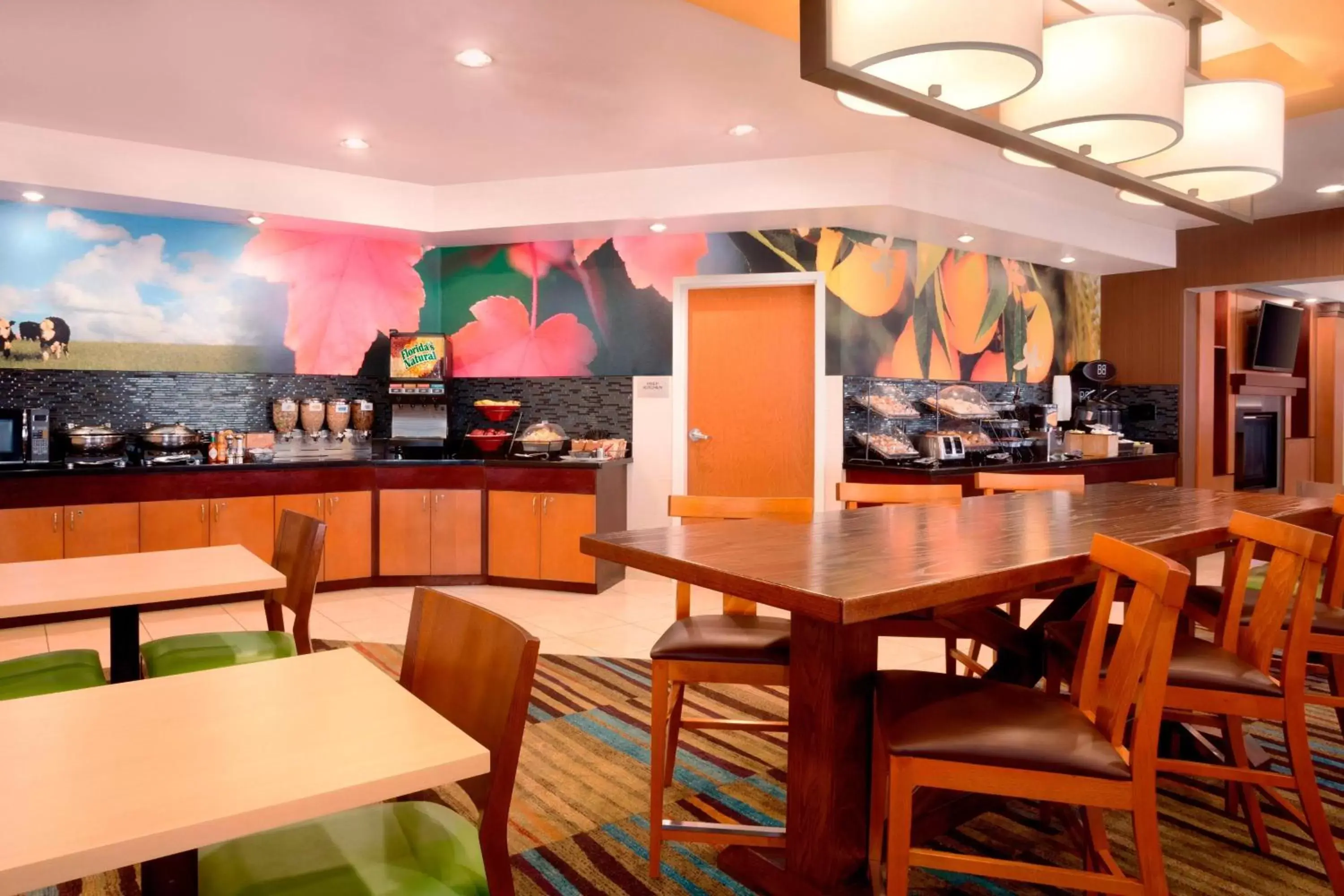 Breakfast, Restaurant/Places to Eat in Fairfield Inn & Suites by Marriott Houston Energy Corridor/Katy Freeway