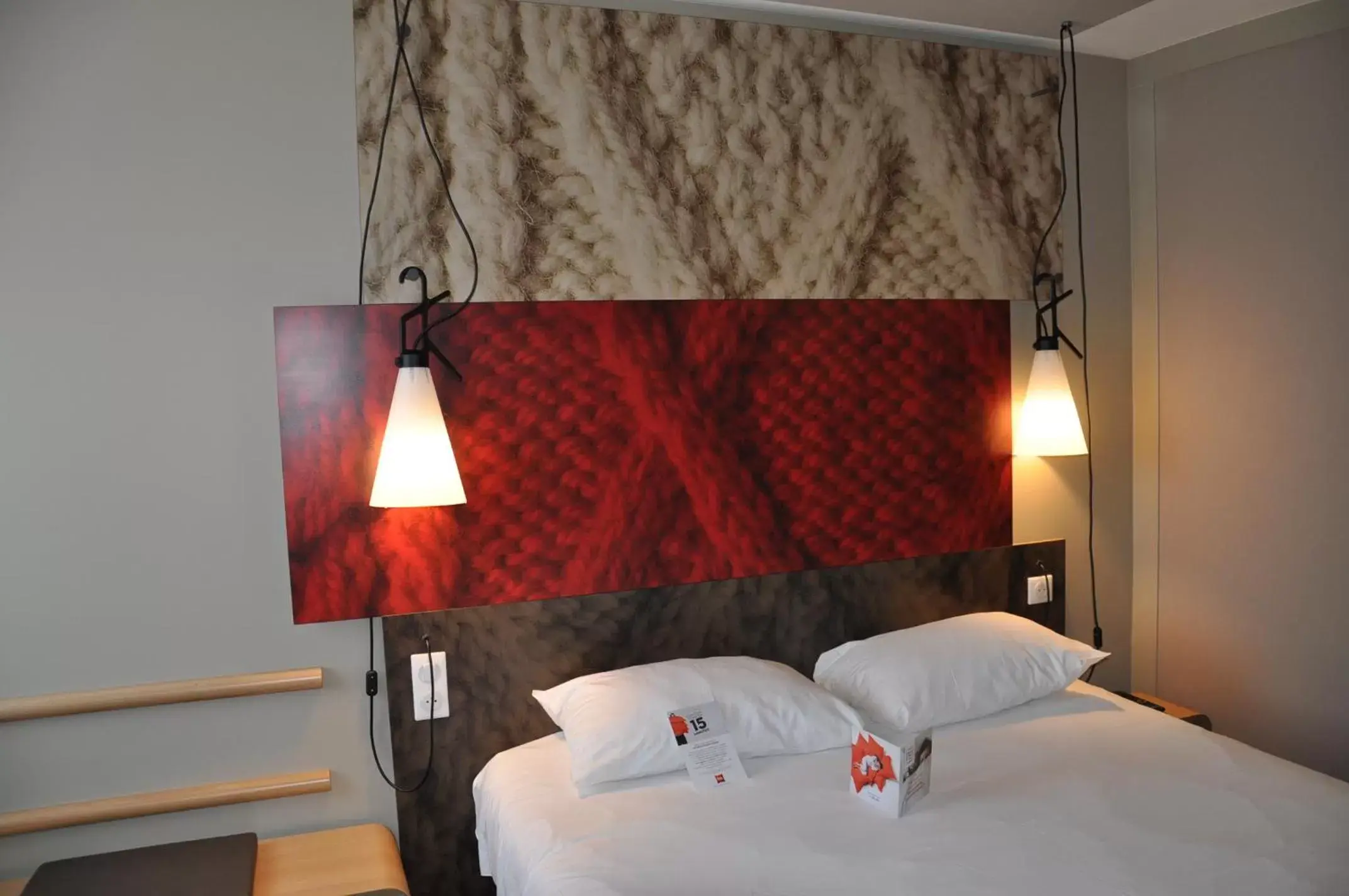 Bed in ibis Troyes Centre