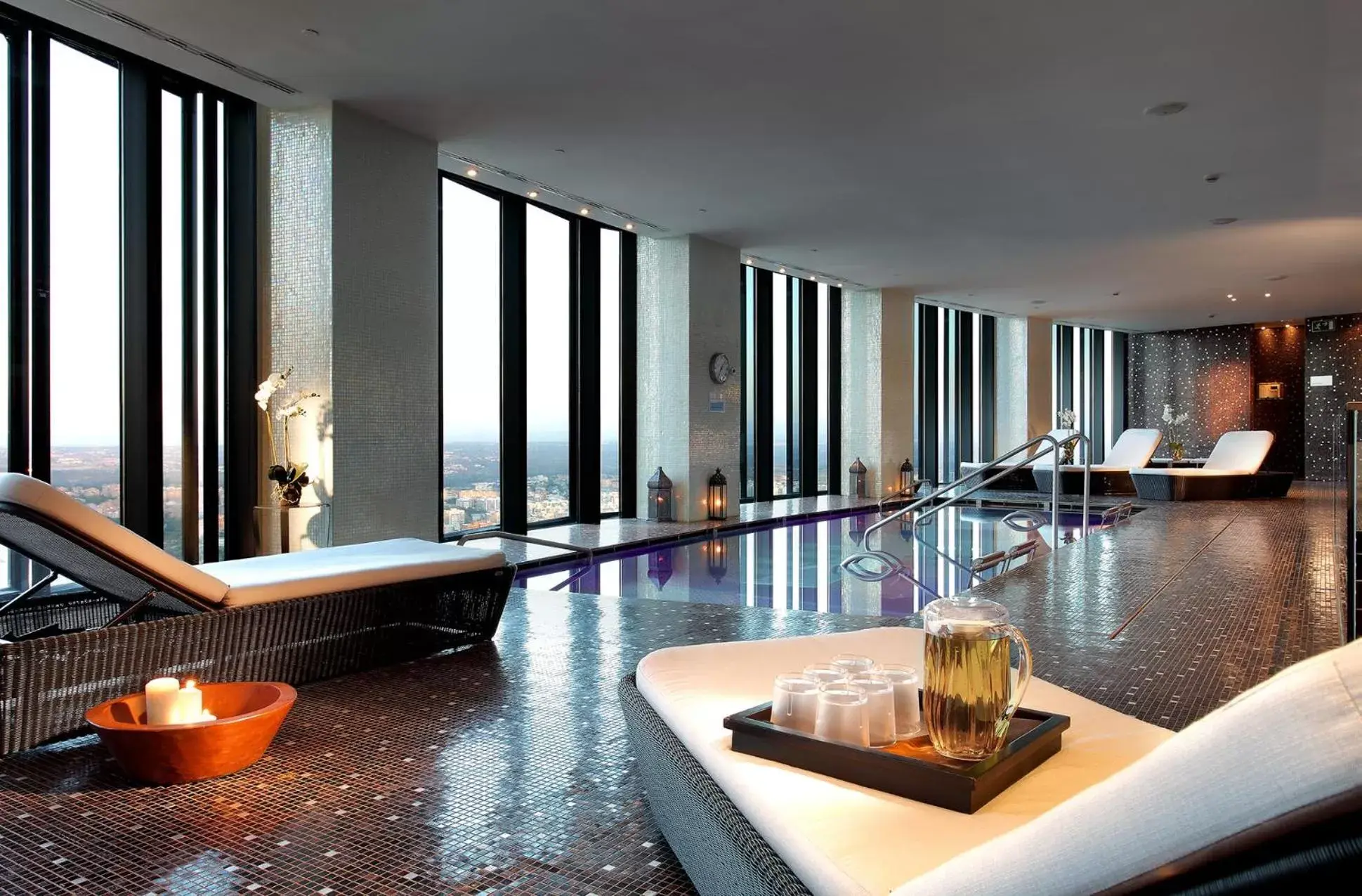 Spa and wellness centre/facilities, Swimming Pool in Eurostars Madrid Tower