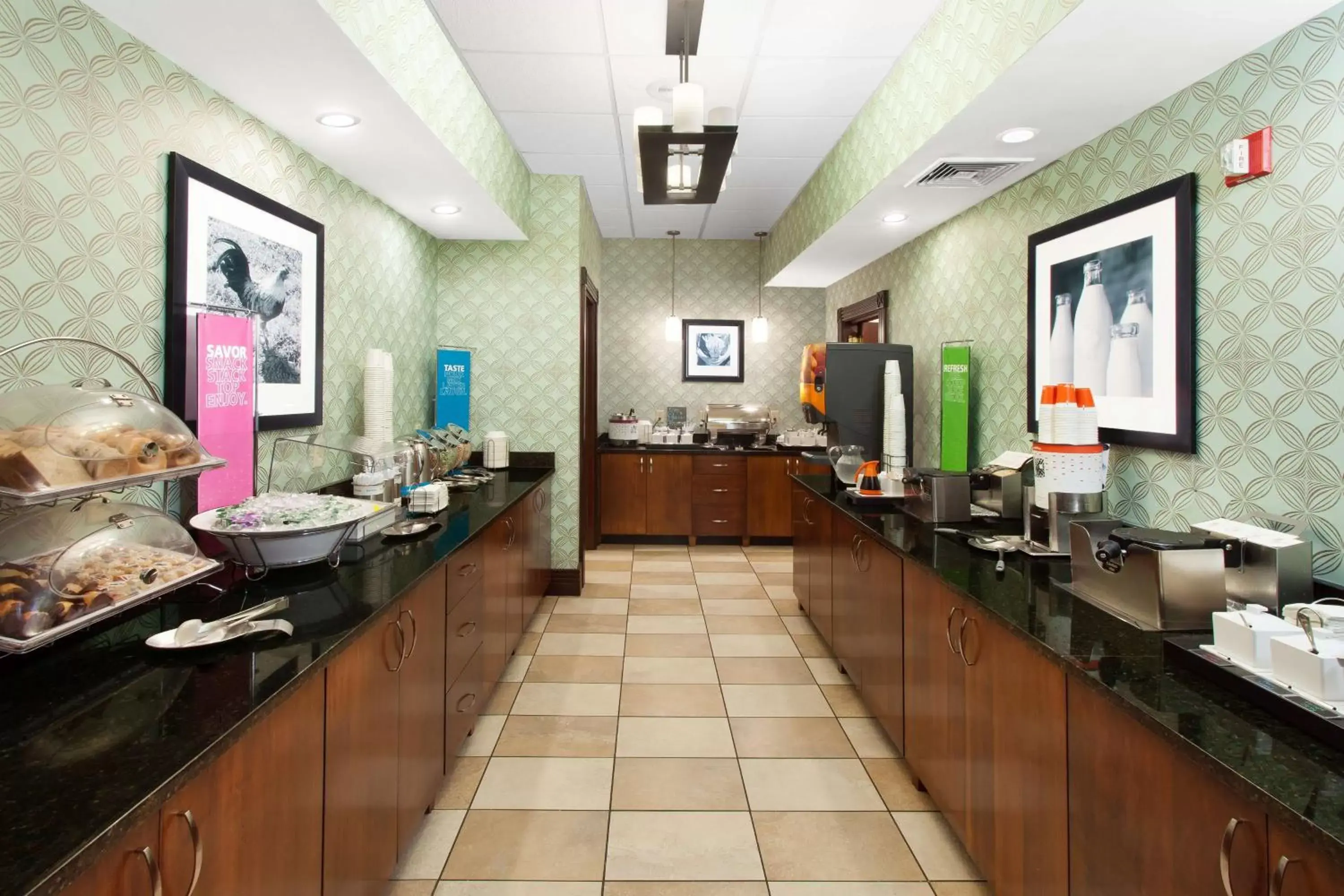 Dining area, Restaurant/Places to Eat in Hampton Inn Birch Run