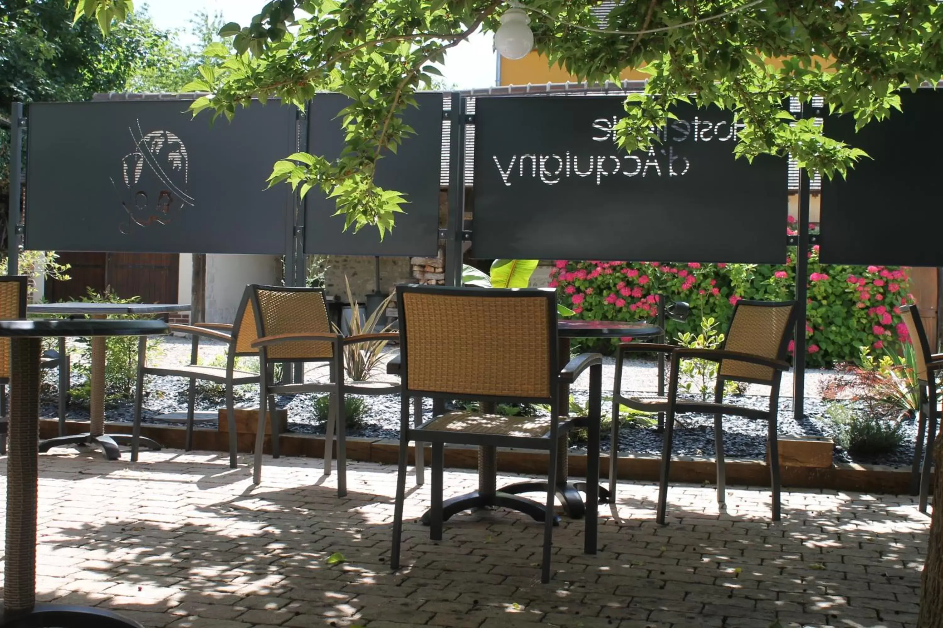 Balcony/Terrace, Patio/Outdoor Area in L'Hostellerie d'Acquigny