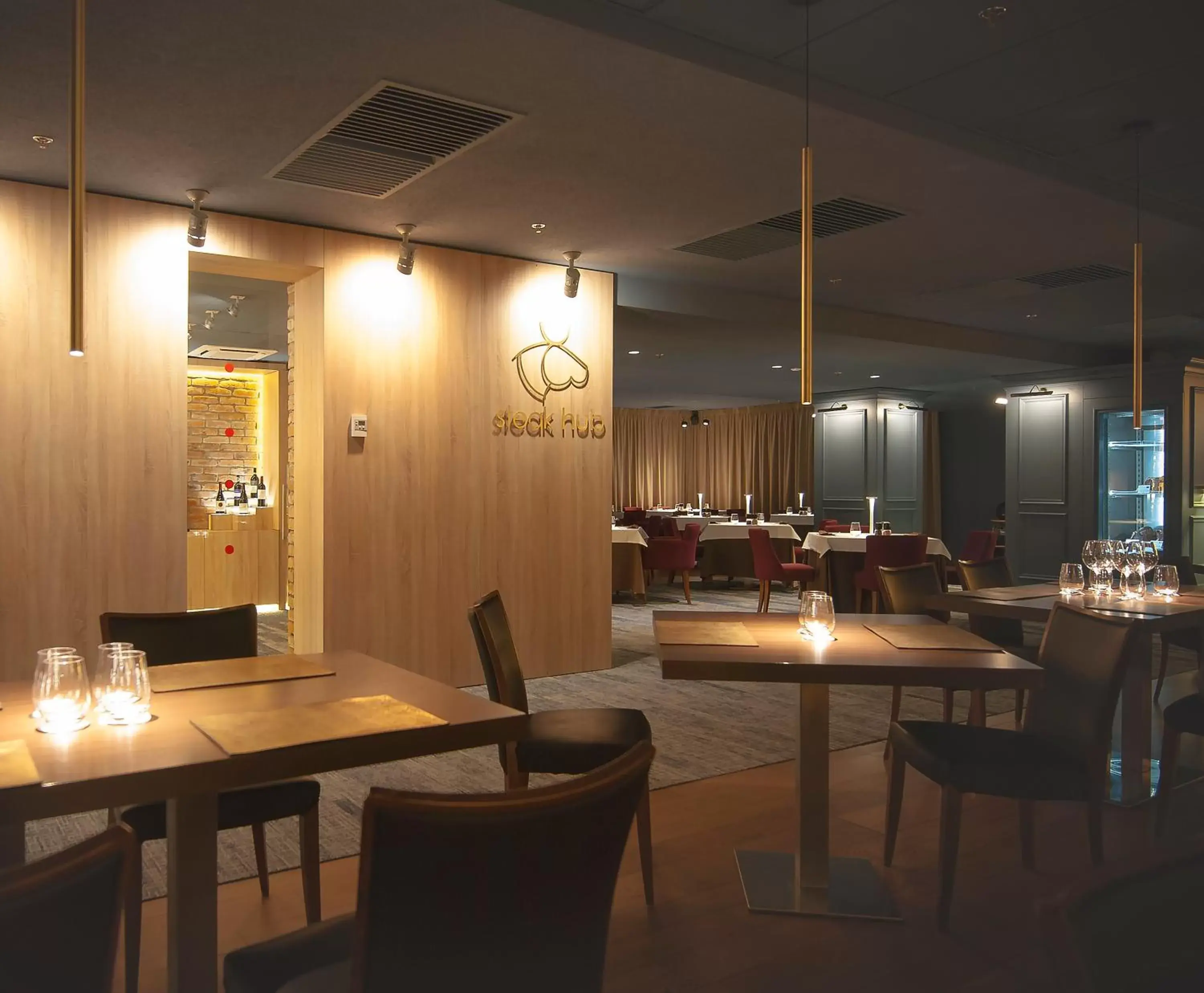 Restaurant/places to eat in Ramada by Wyndham Oradea Restaurant/places to eat in Ramada by Wyndham Oradea