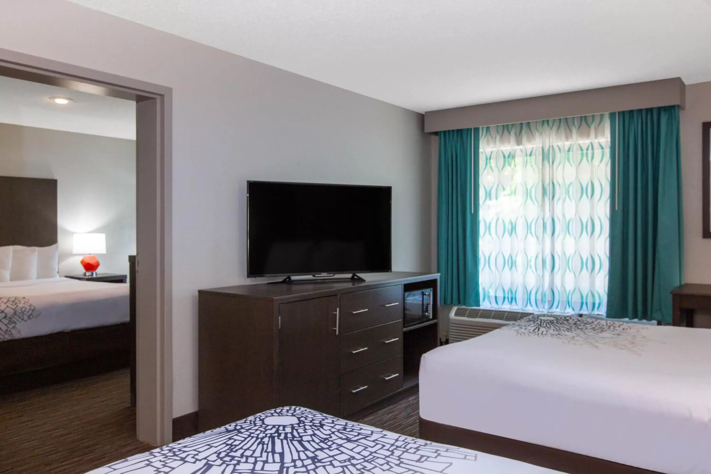 TV/Entertainment Center in La Quinta Inn by Wyndham Pigeon Forge-Dollywood