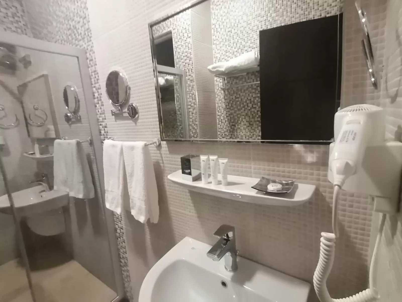 Bathroom in Al-Ahlam Hotel Apartments