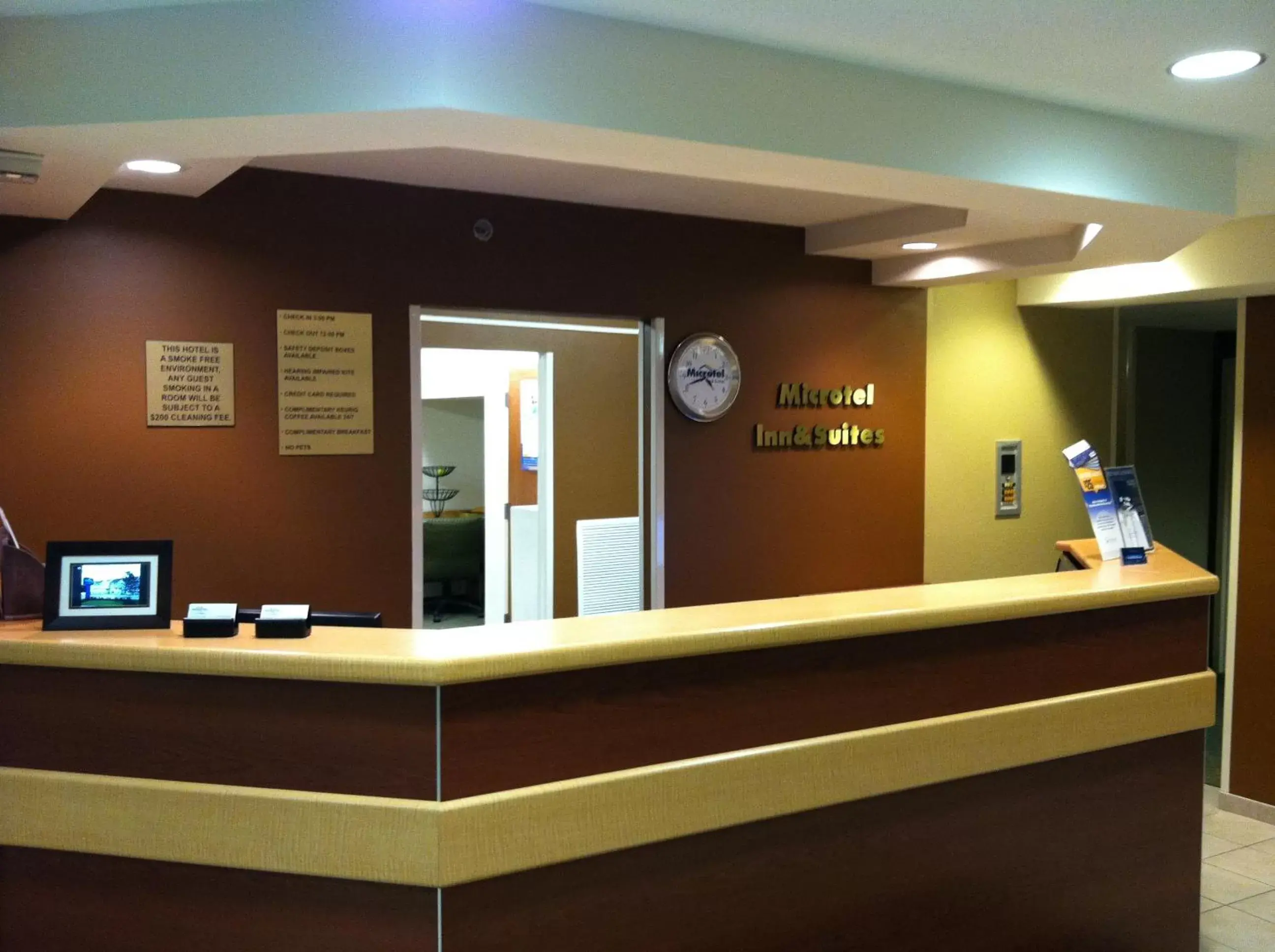 Staff, Lobby/Reception in Microtel Inn & Suites Dover by Wyndham