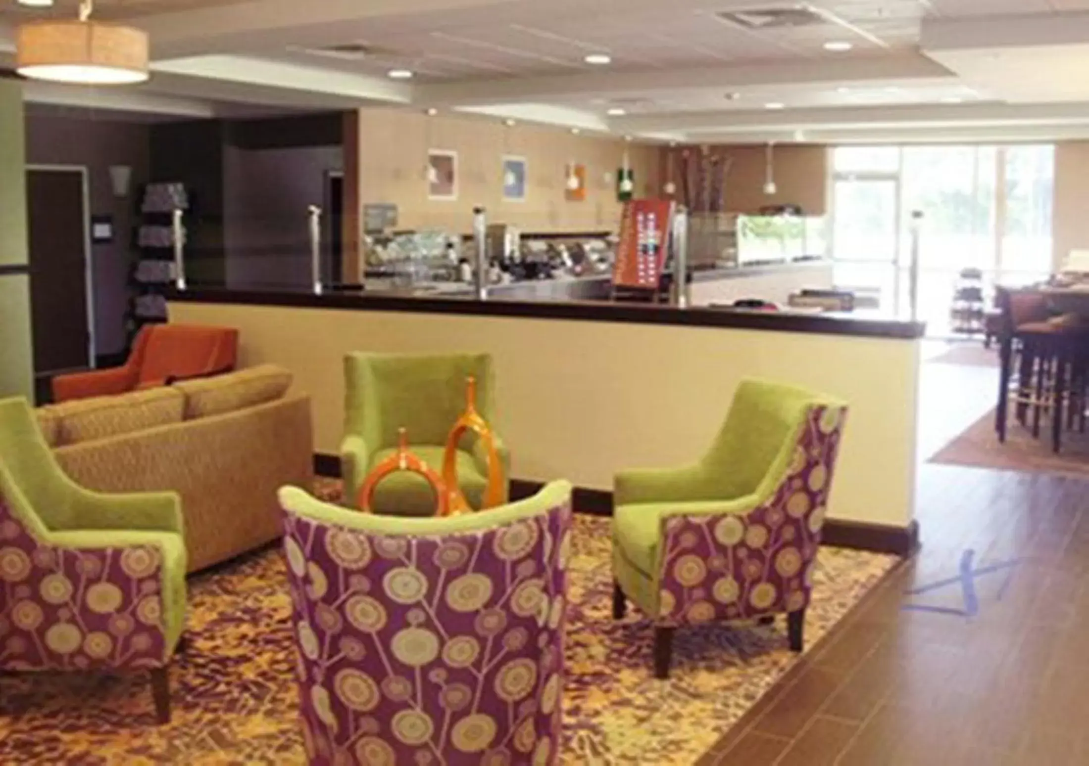 Lobby or reception, Lounge/Bar in Comfort Inn & Suites Dothan East