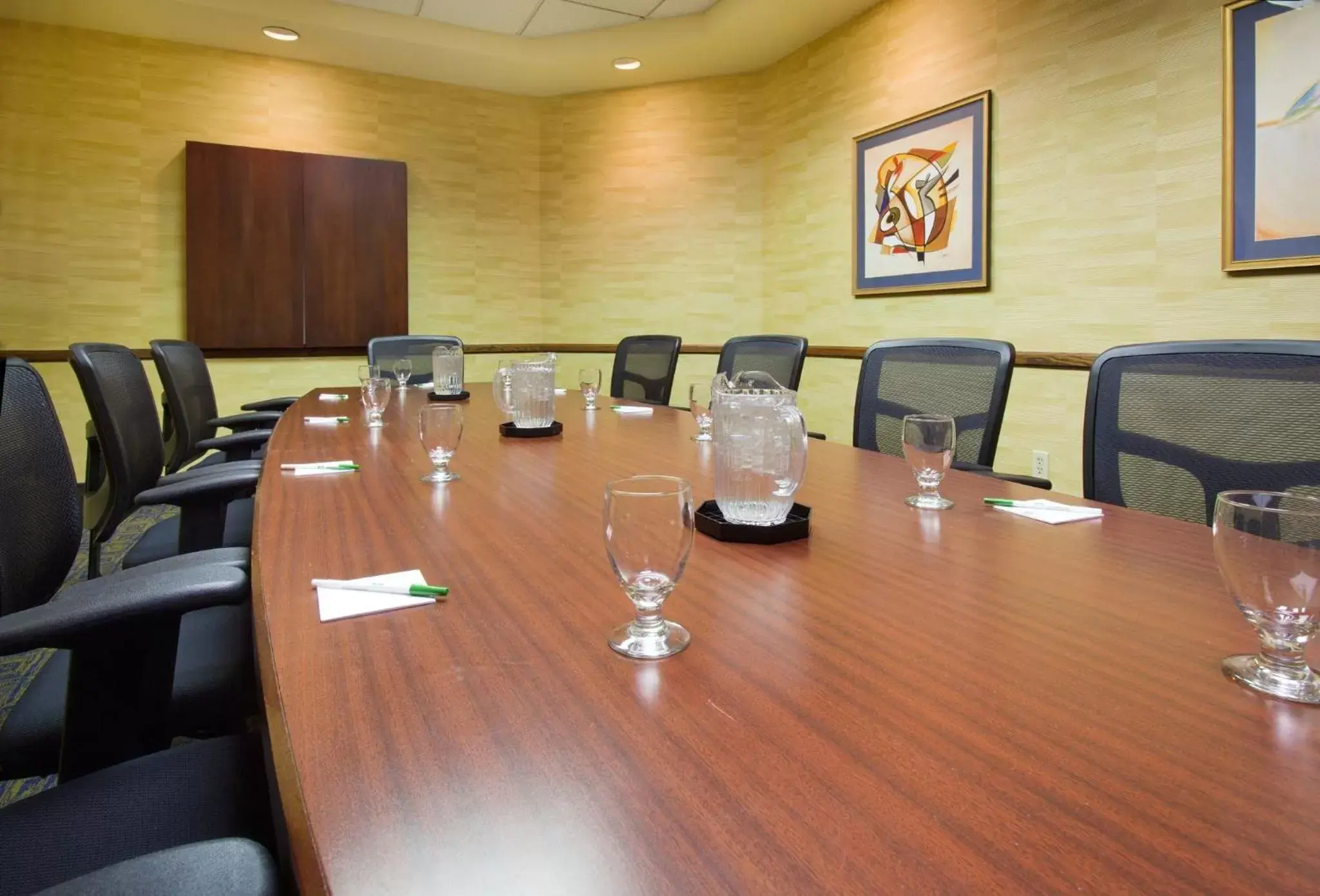 Meeting/conference room in Holiday Inn Austin Conference Center, an IHG Hotel