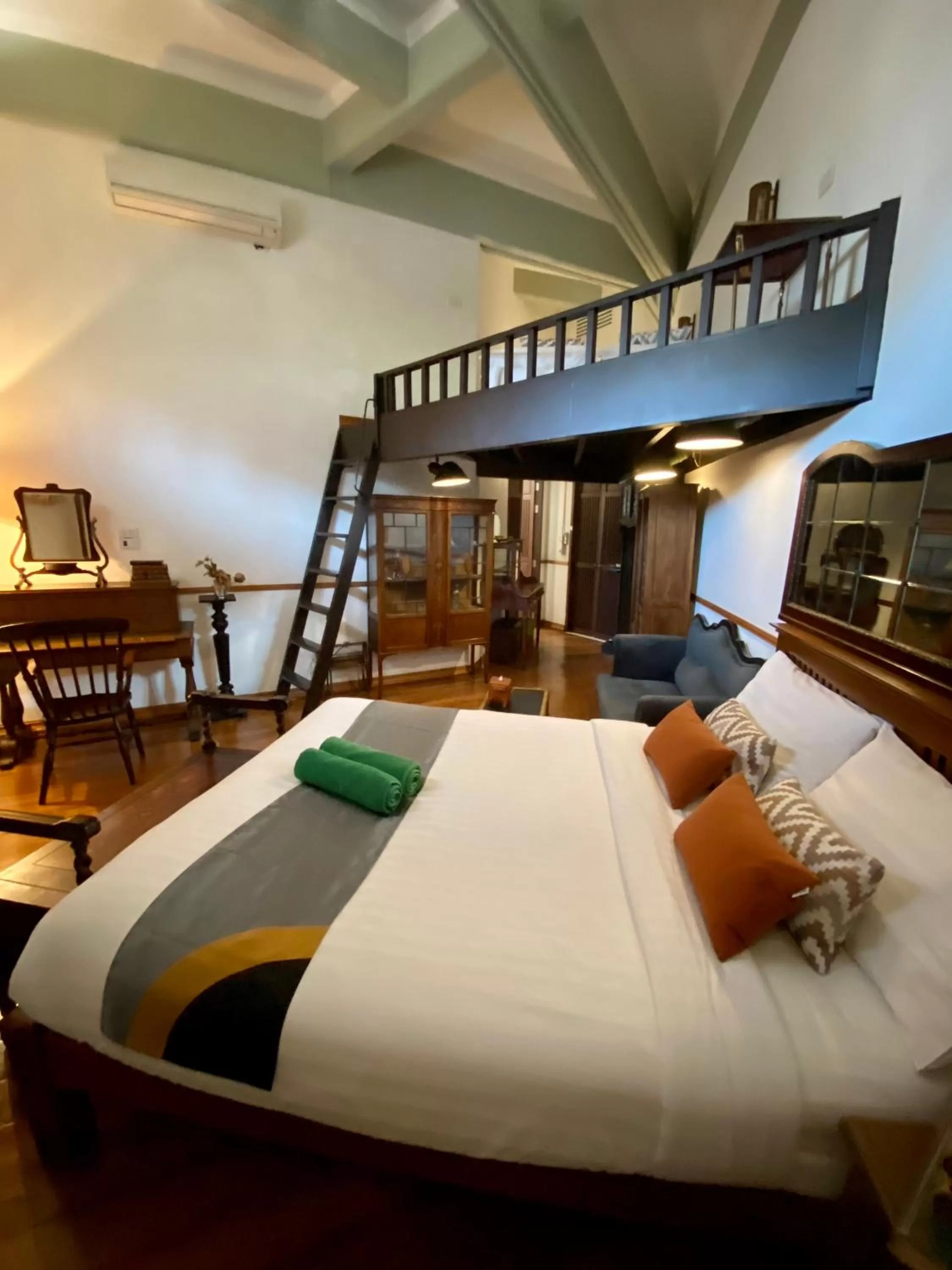 Bed in 103 - Bed and Brews