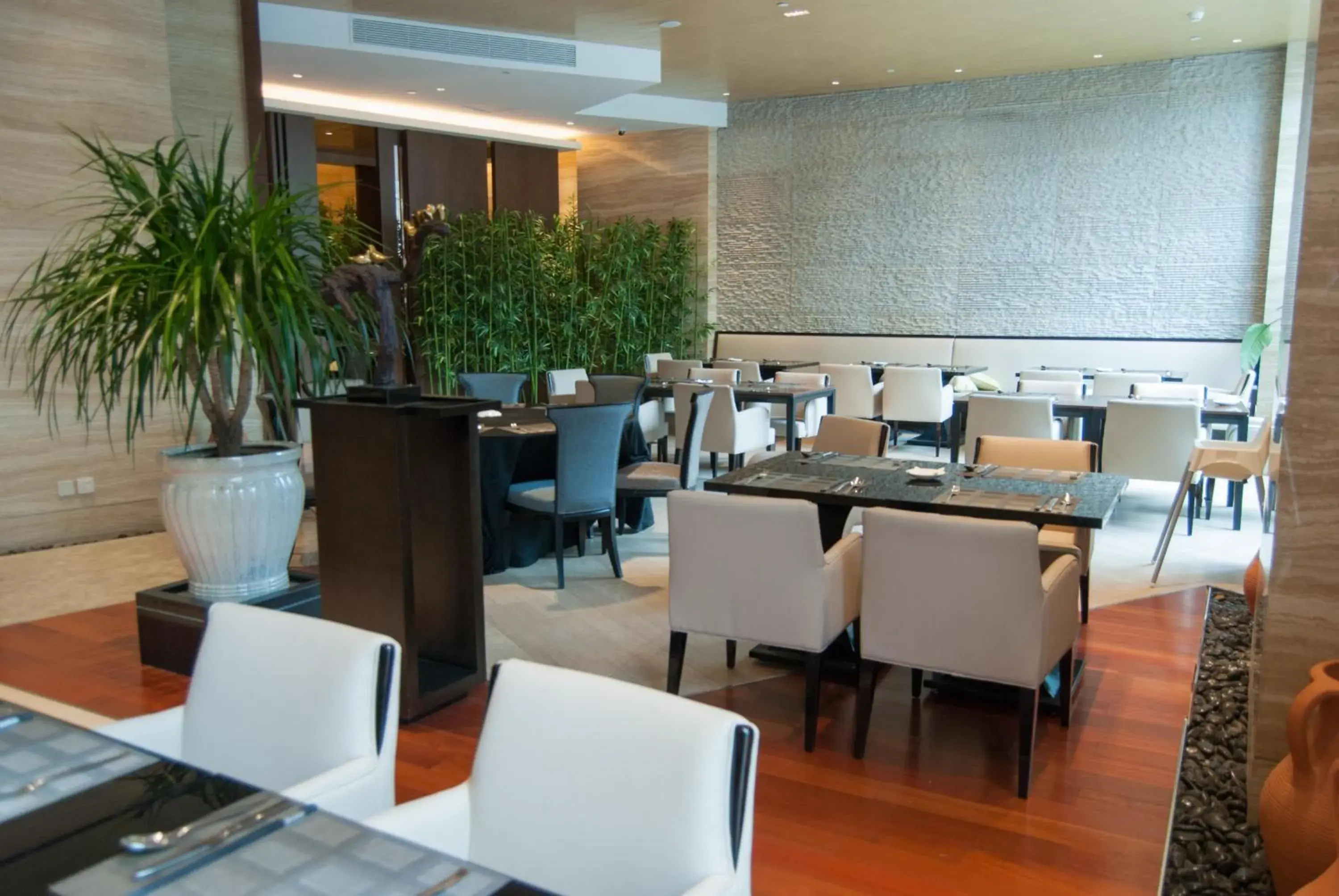 Breakfast, Restaurant/Places to Eat in Crowne Plaza Shanghai Noah Square, an IHG Hotel