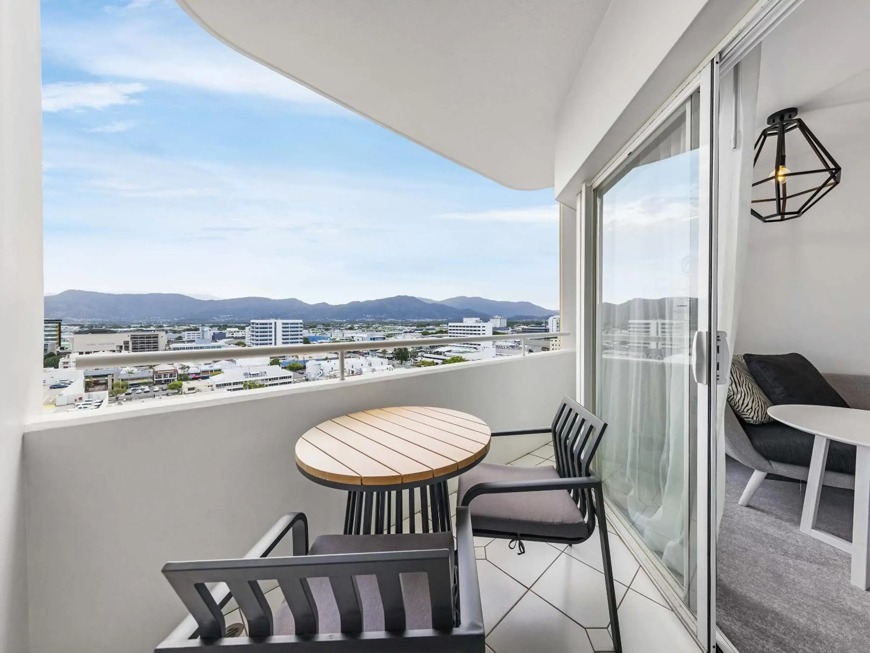 View (from property/room), Balcony/Terrace in Pullman Cairns International