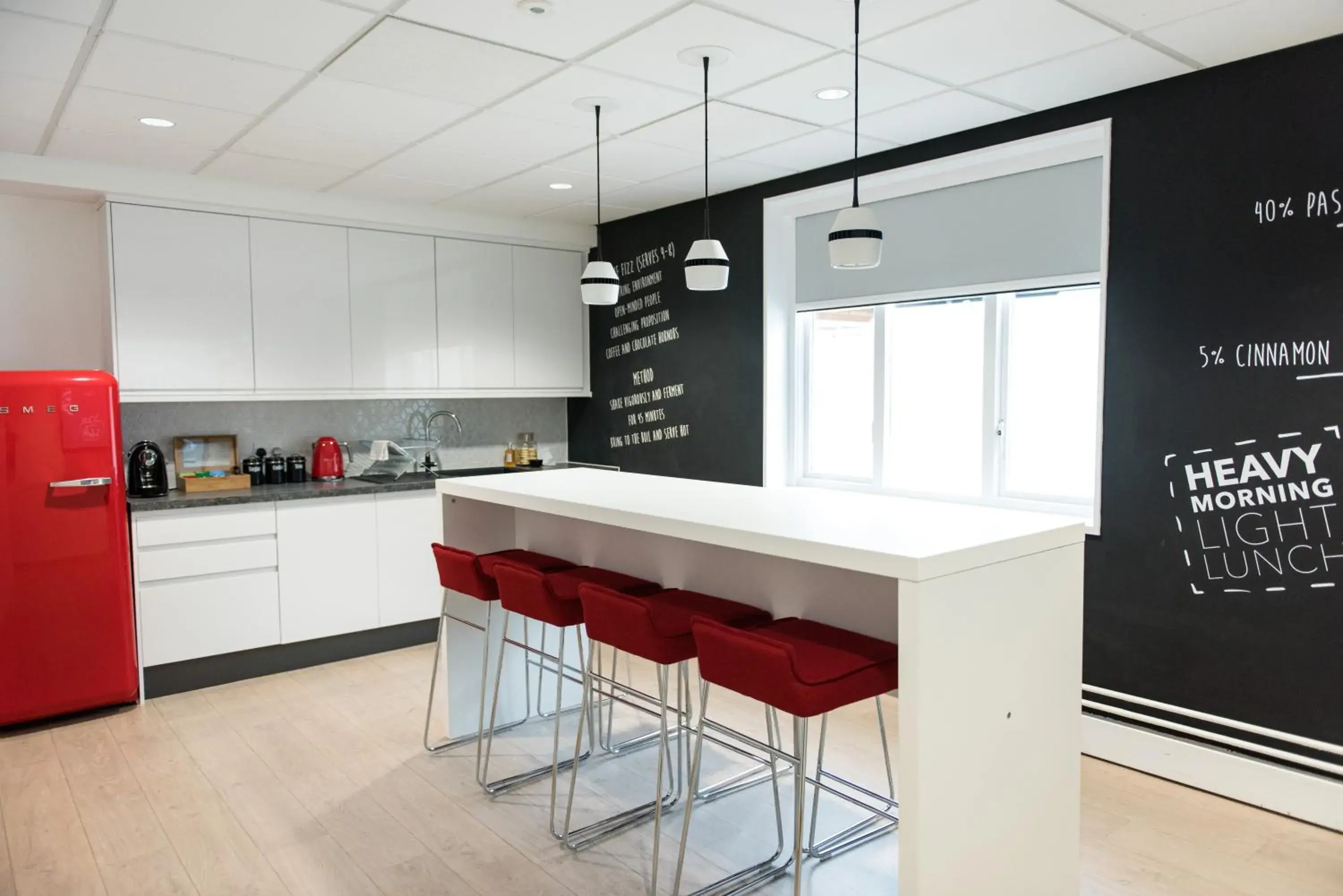 Business facilities, Kitchen/Kitchenette in Warwick Conferences - Scarman