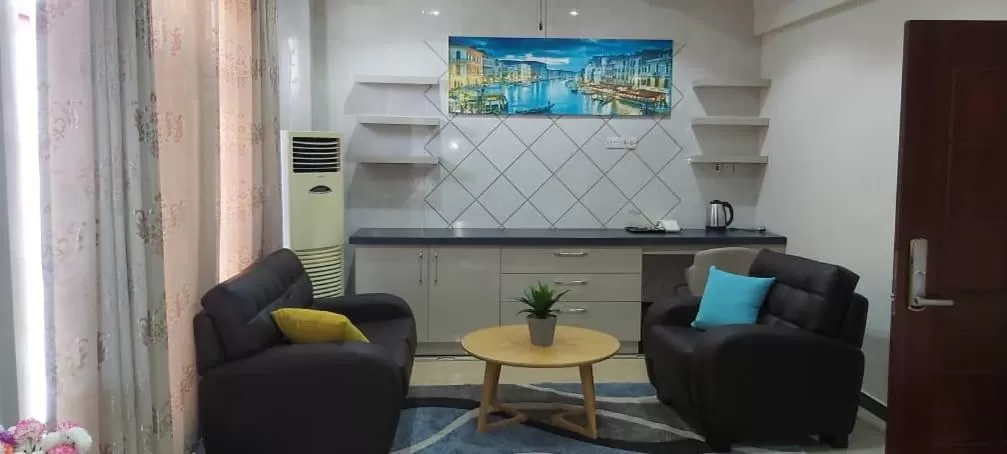 Seating area in Lantana Hotel