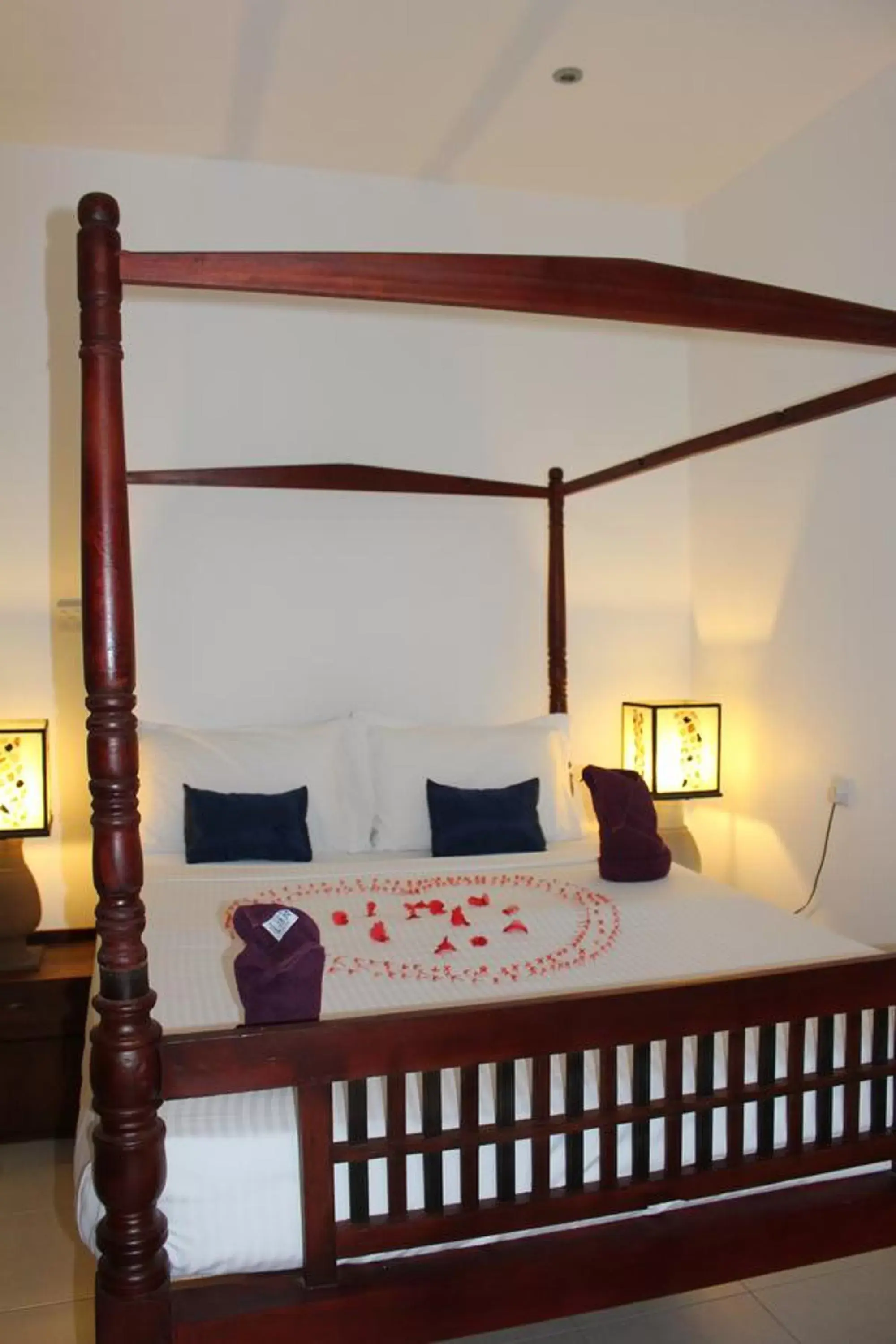 Bed in Villa Kapuru