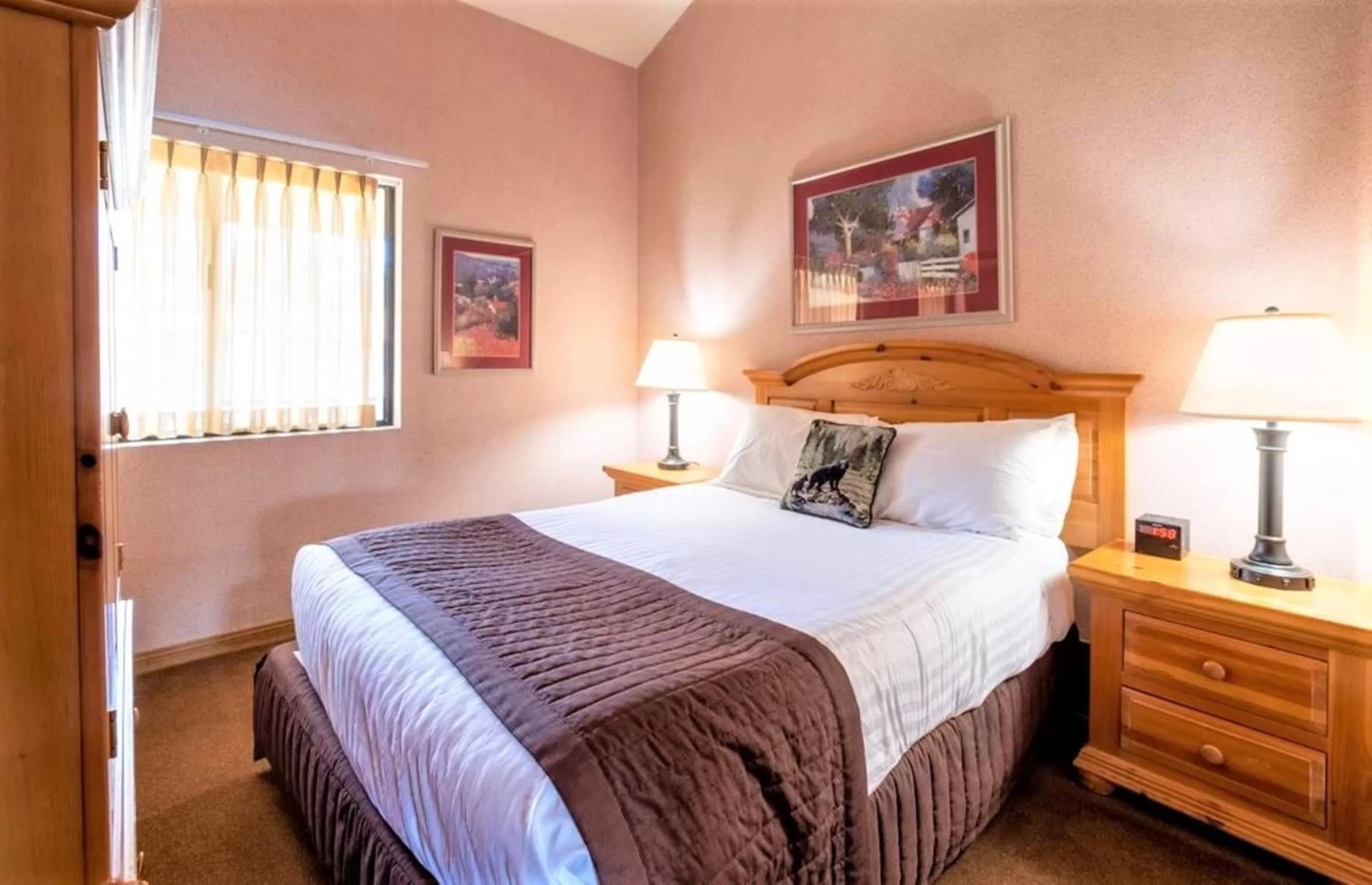 Bed in Lagonita Lodge