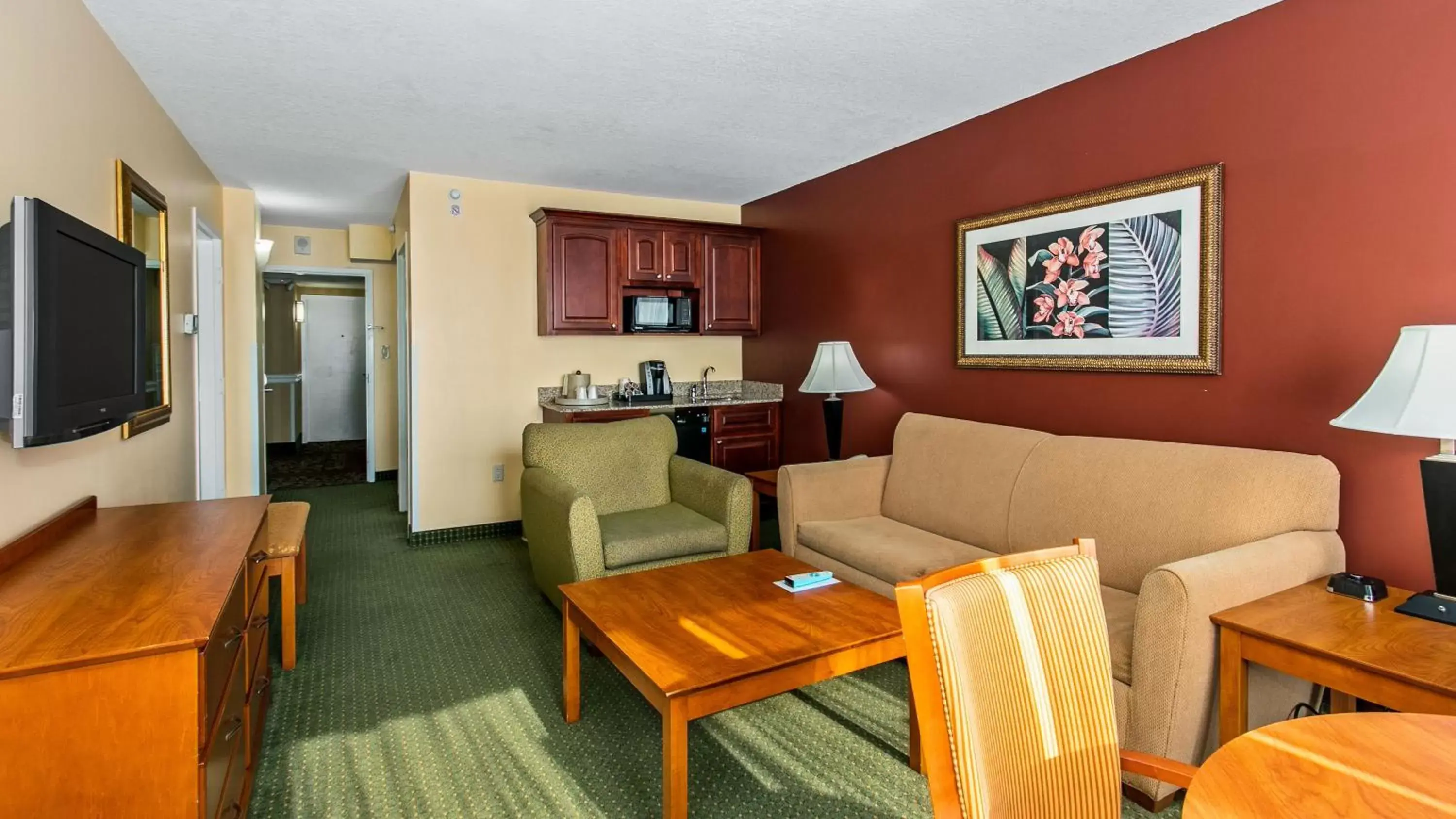 Bedroom, Seating Area in Holiday Inn & Suites Clearwater Beach, an IHG Hotel