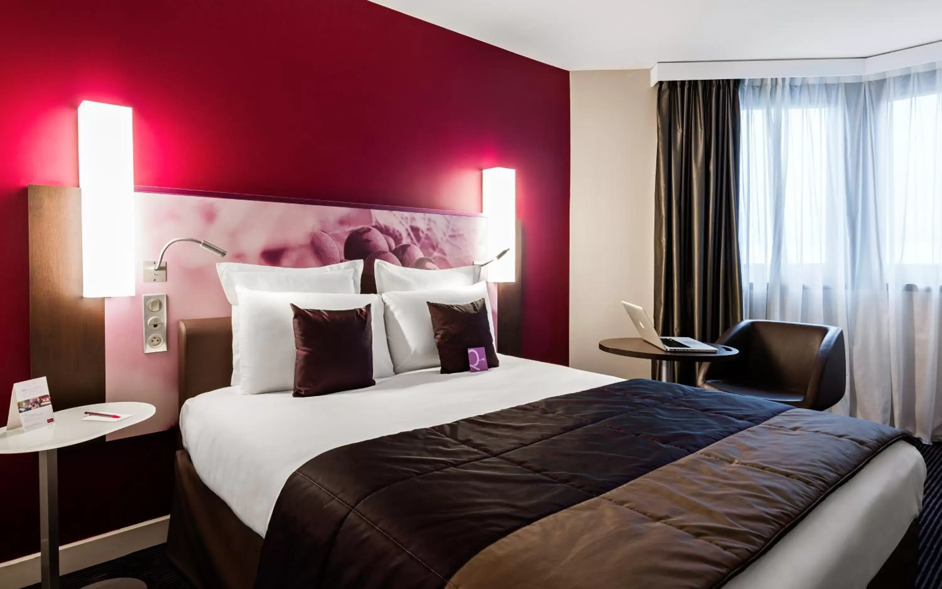 Photo of the whole room, Bed in Mercure Reims Centre Cathédrale Photo of the whole room, Bed in Mercure Reims Centre Cathédrale