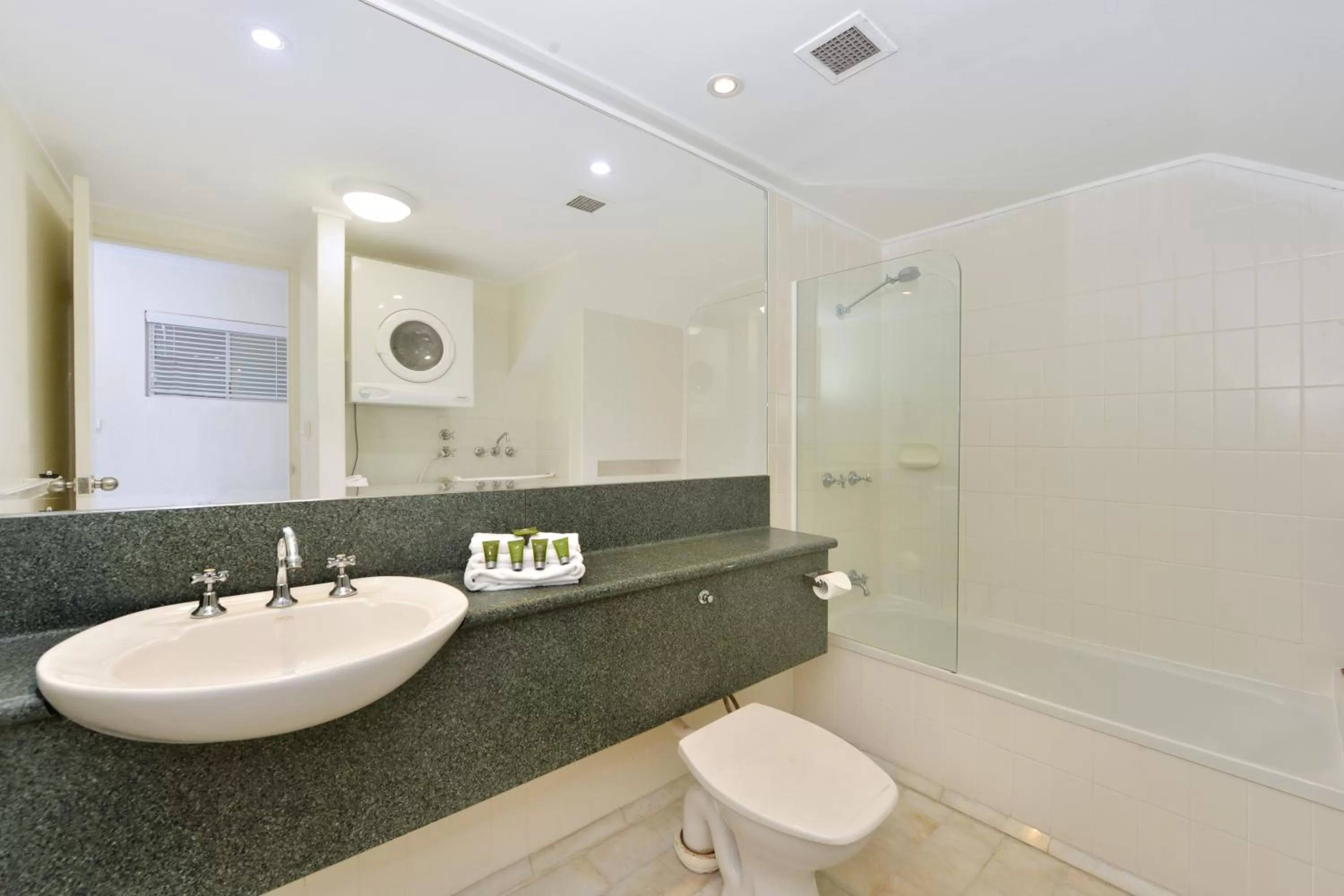 Shower in Driftwood Mantaray - Official Onsite Reception and Check In