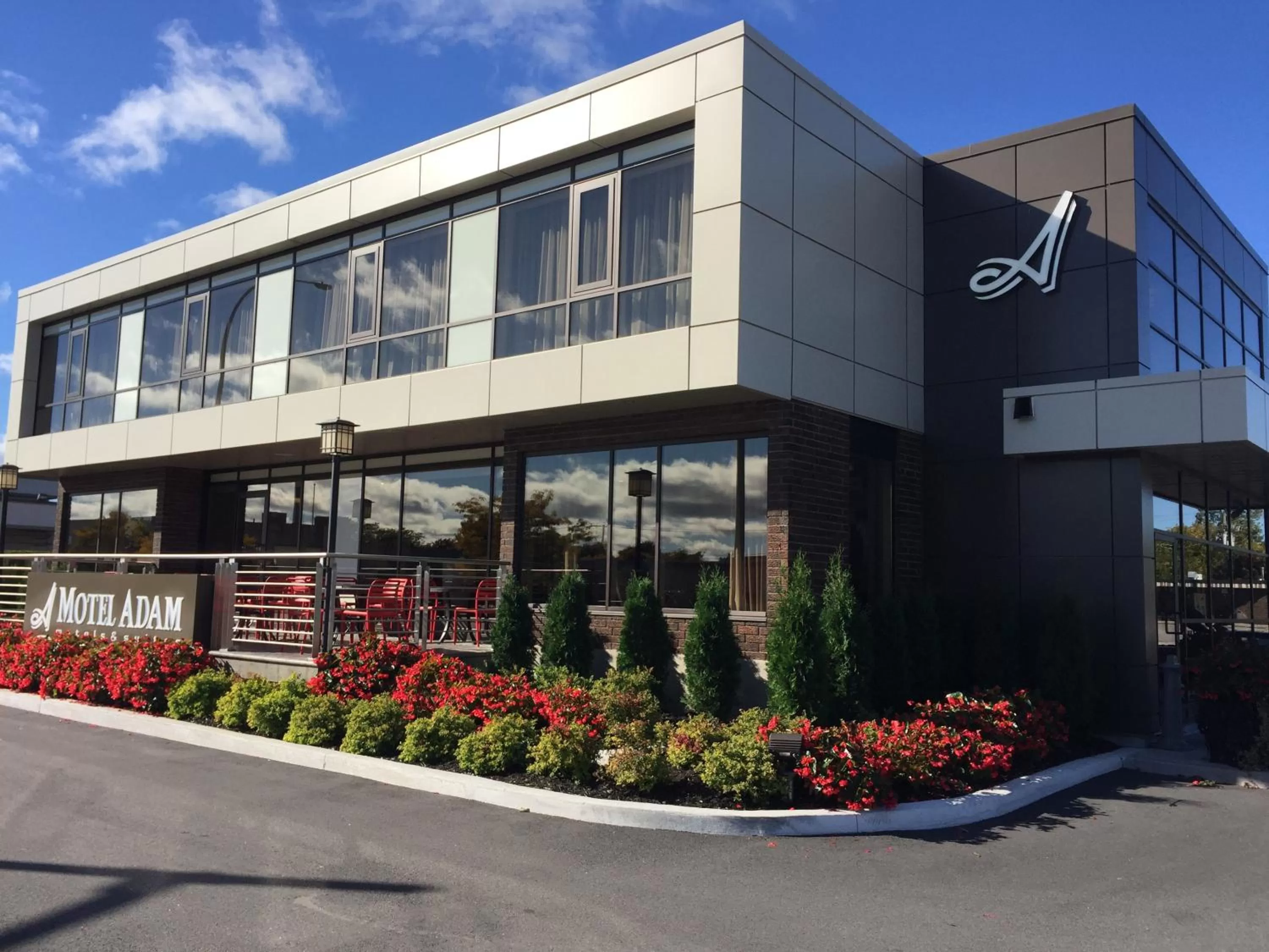 Property building in Motel Adam