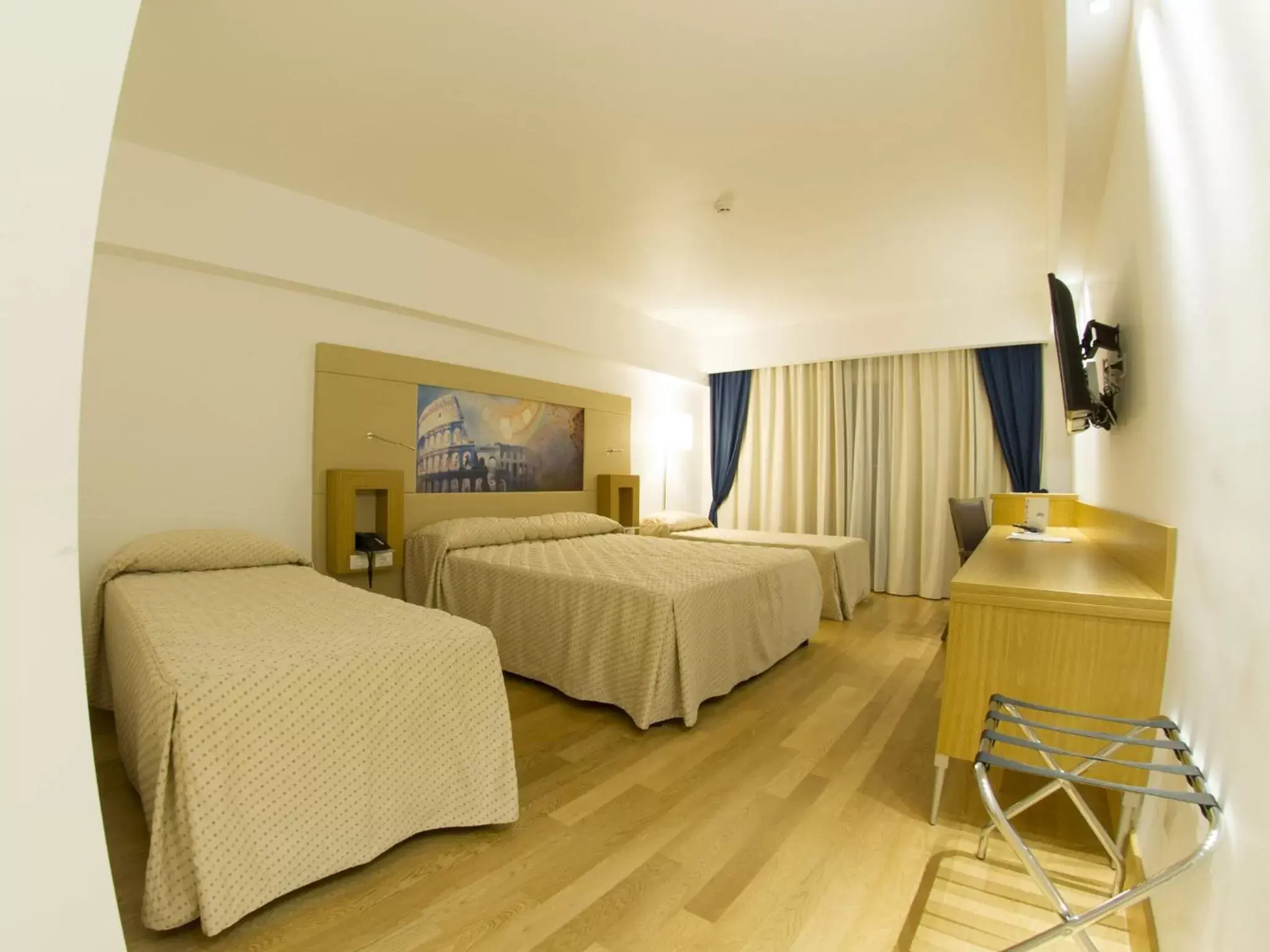 Photo of the whole room, Bed in Catania International Airport Hotel