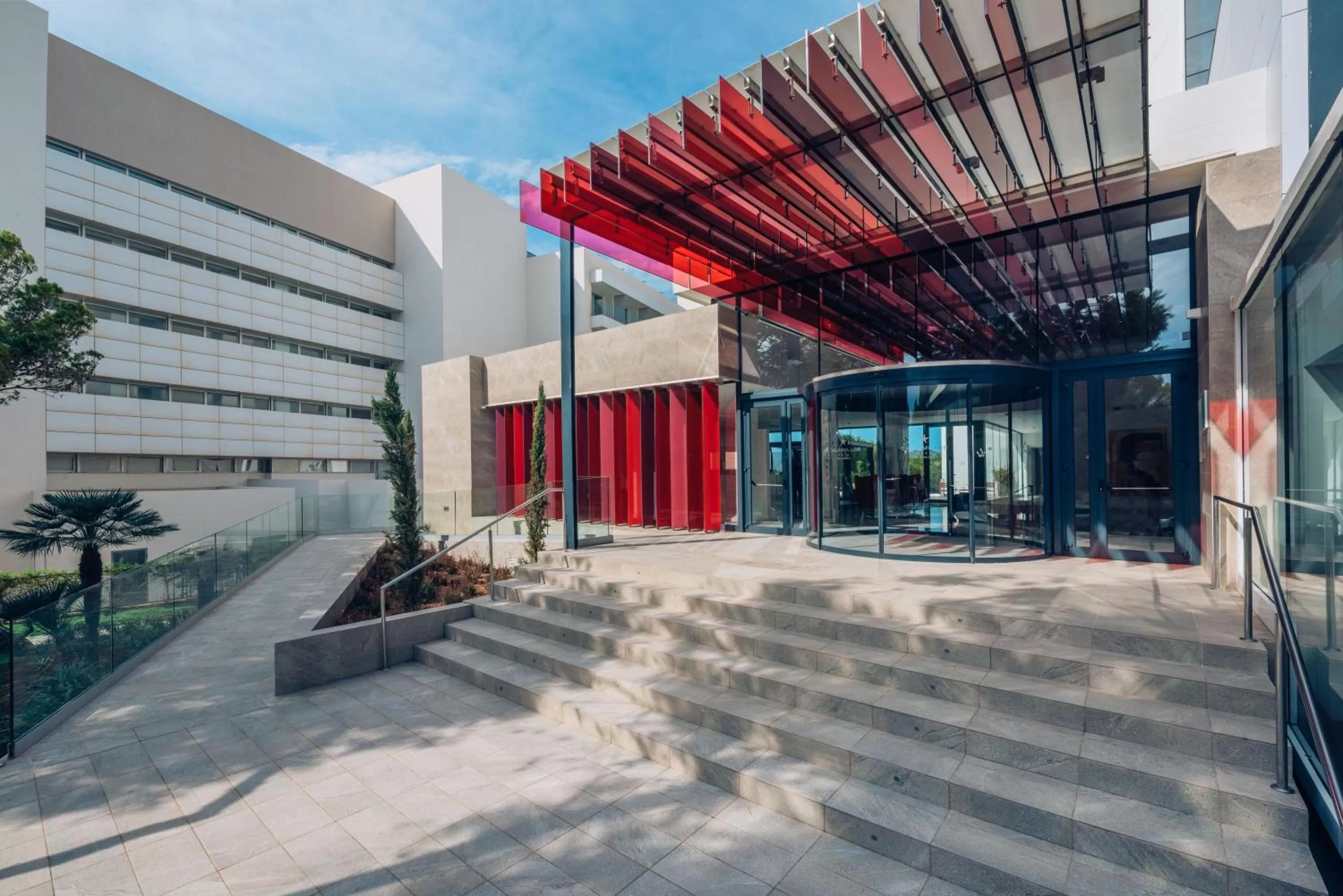 Facade/entrance in Iberostar Waves Cala Millor - Adults Only