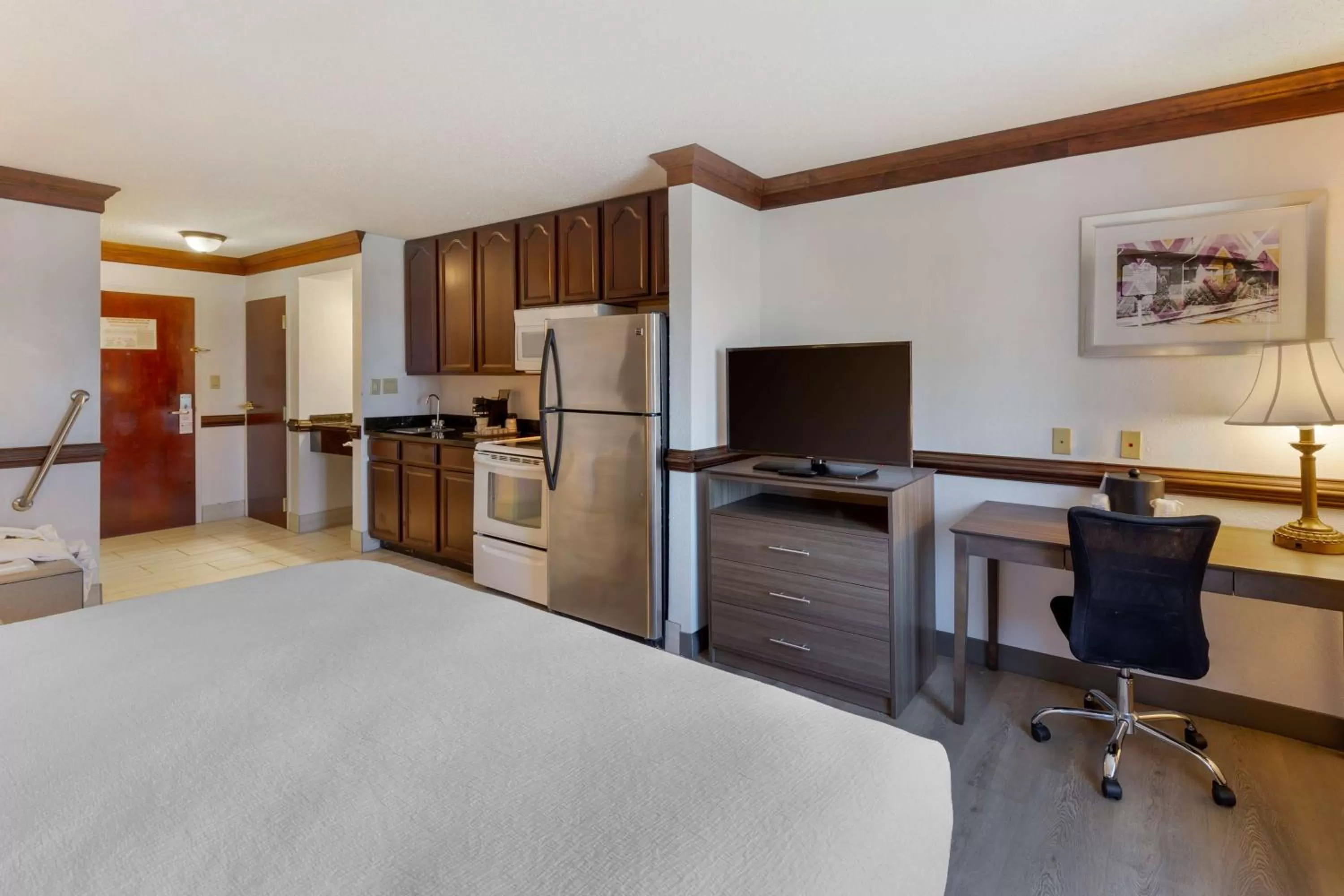 Bedroom in Best Western Plus South Hill Inn