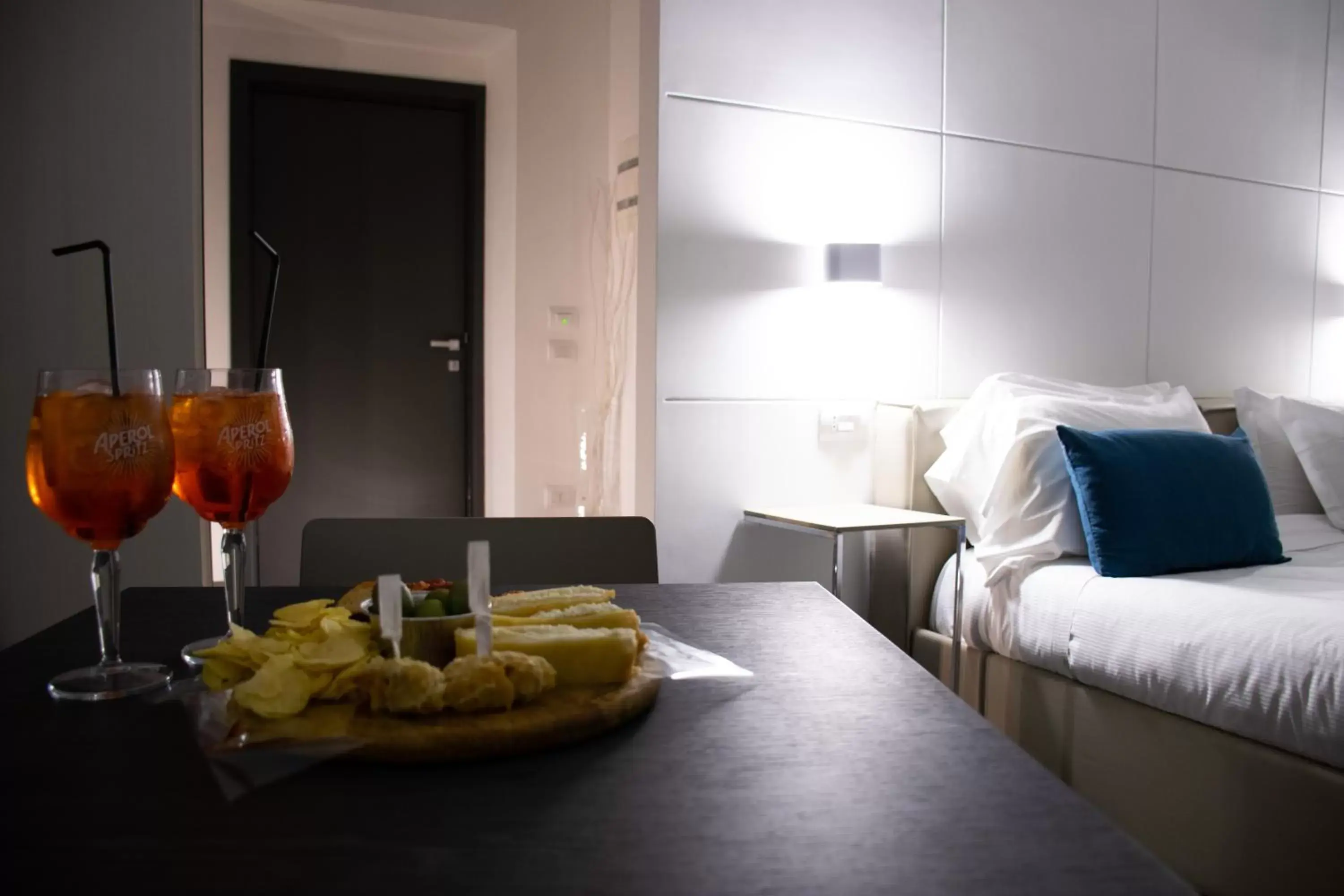 Megaris Luxury Suite Rooms
