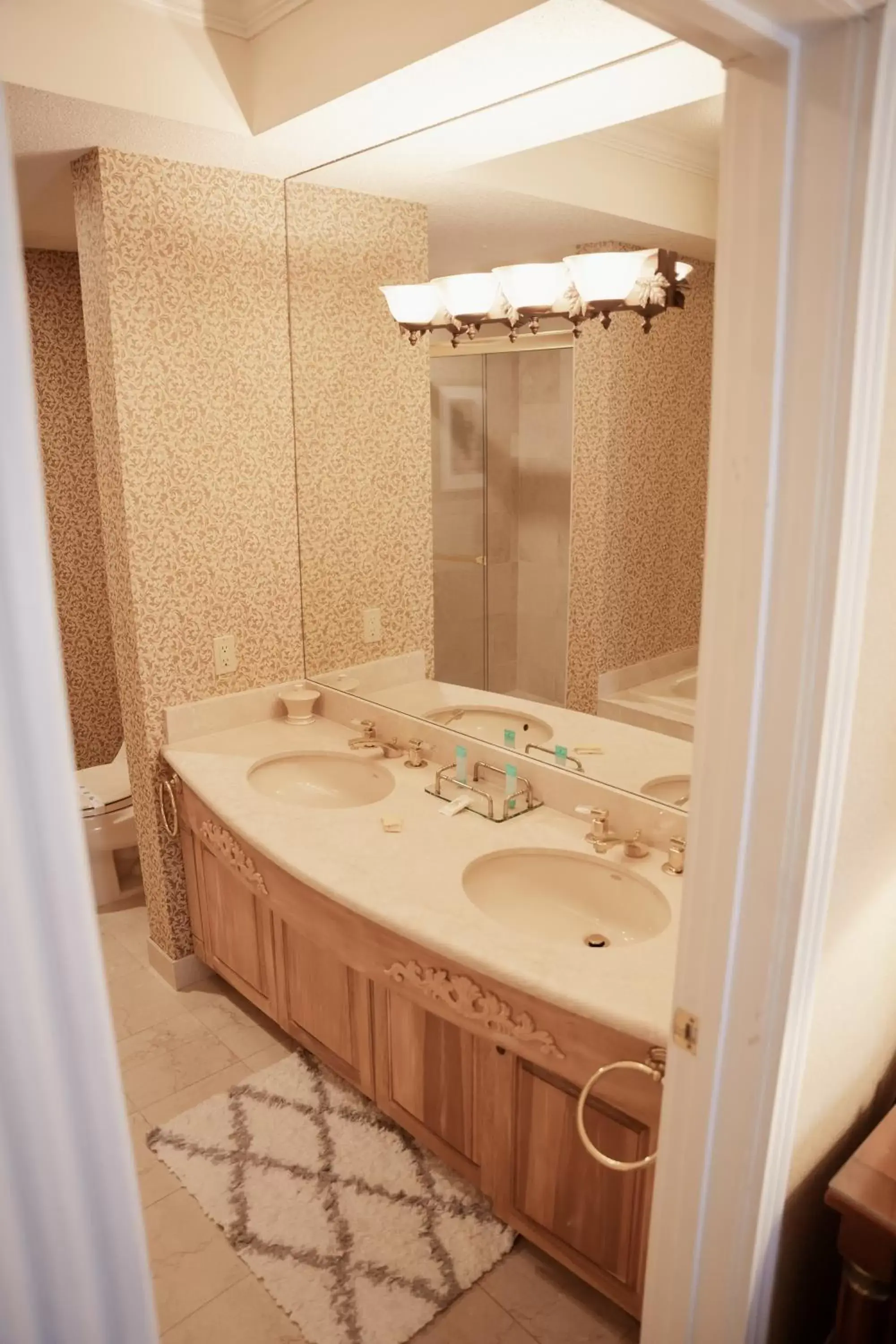 Bathroom in Phoenix Inn Resort