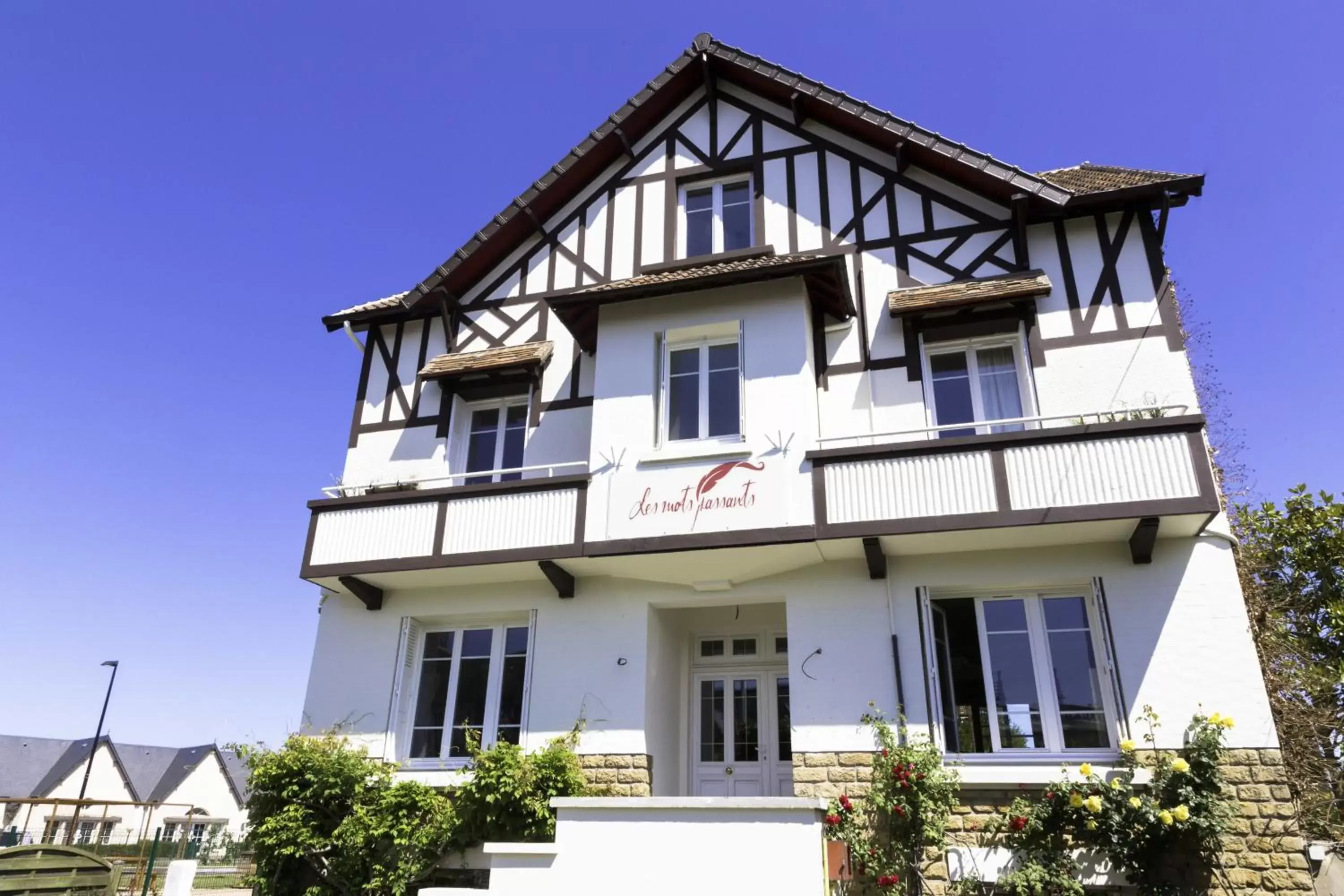 Facade/entrance, Property Building in La Villa Les Mots Passants