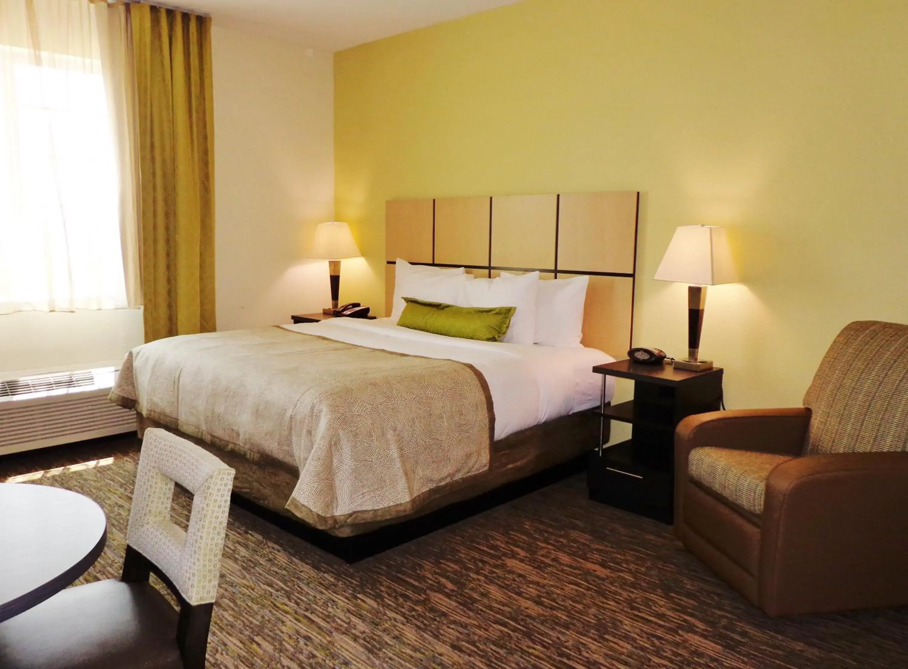 Photo of the whole room, Bed in Candlewood Suites Odessa, an IHG Hotel