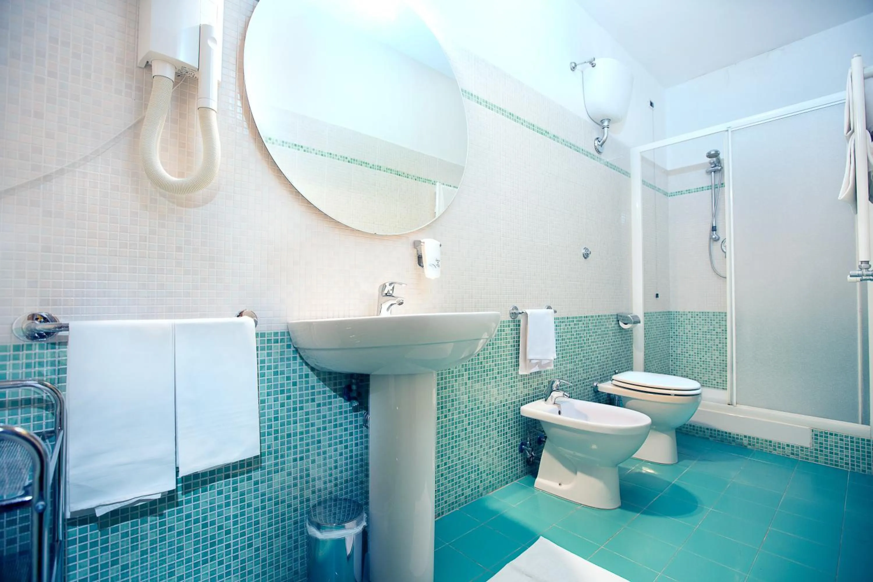 Bathroom in Albergo Dei Leoni