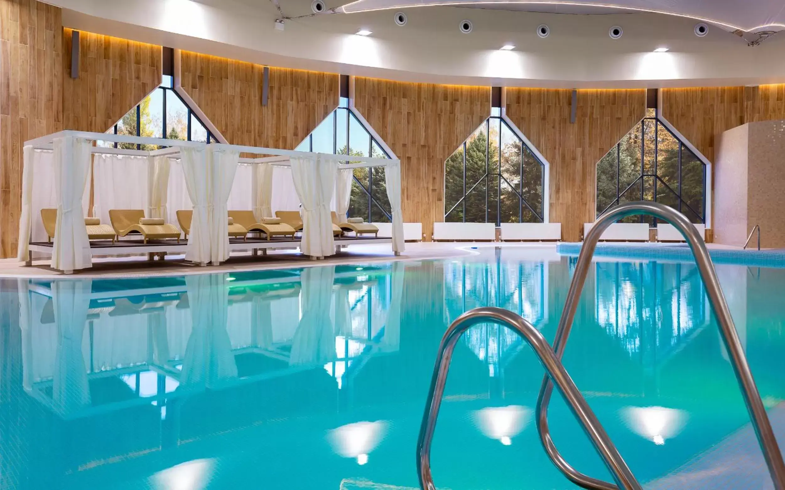 Swimming Pool in Swissôtel Wellness Resort Alatau Almaty
