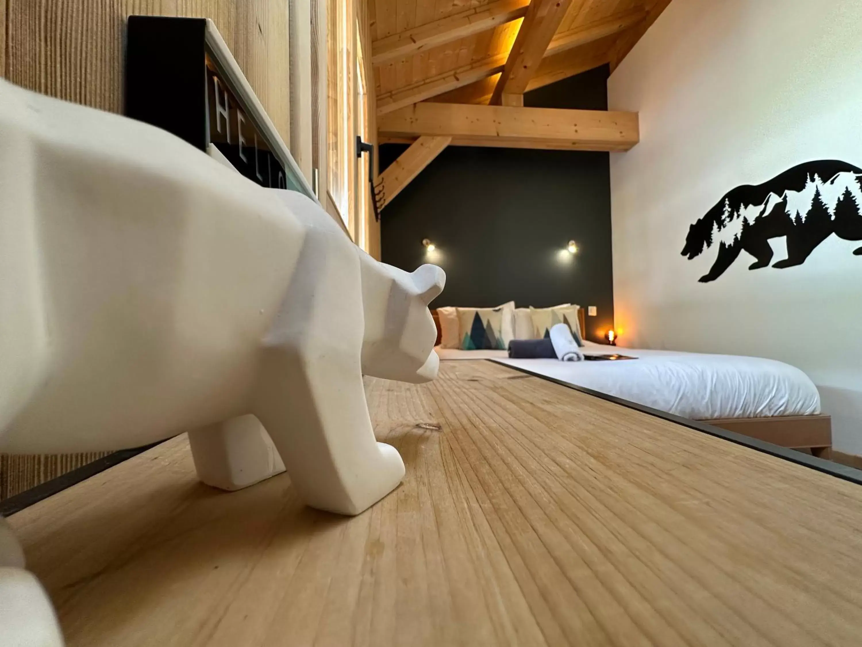 Double Room with Shared Bathroom in La Villa d'Hélène 2 - Chambres d'hôtes BnB et Appartements - Cluses Double Room with Shared Bathroom in La Villa d'Hélène 2 - Chambres d'hôtes BnB et Appartements - Cluses