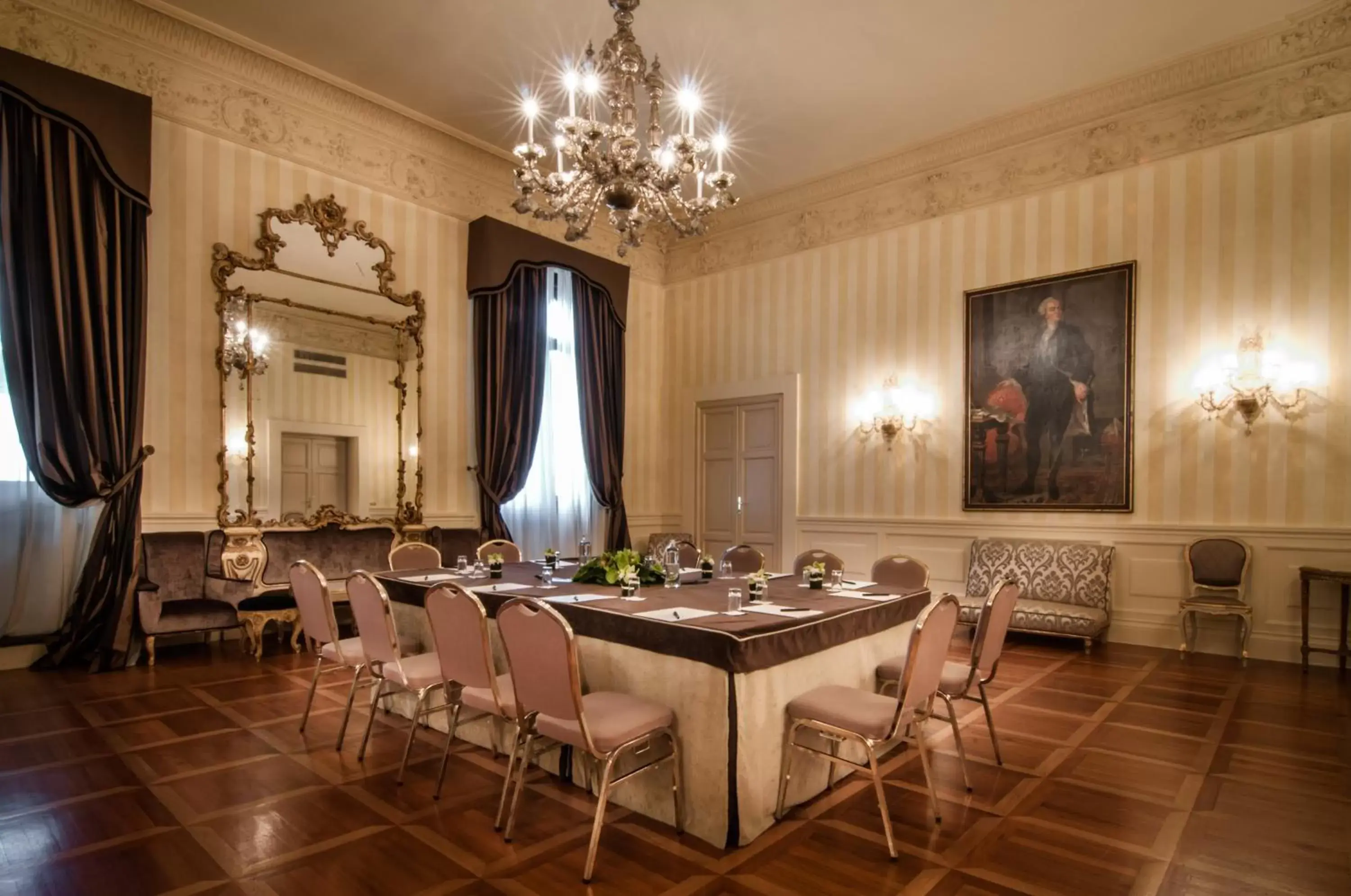 Meeting/conference room, Restaurant/Places to Eat in Grand Hotel Baglioni