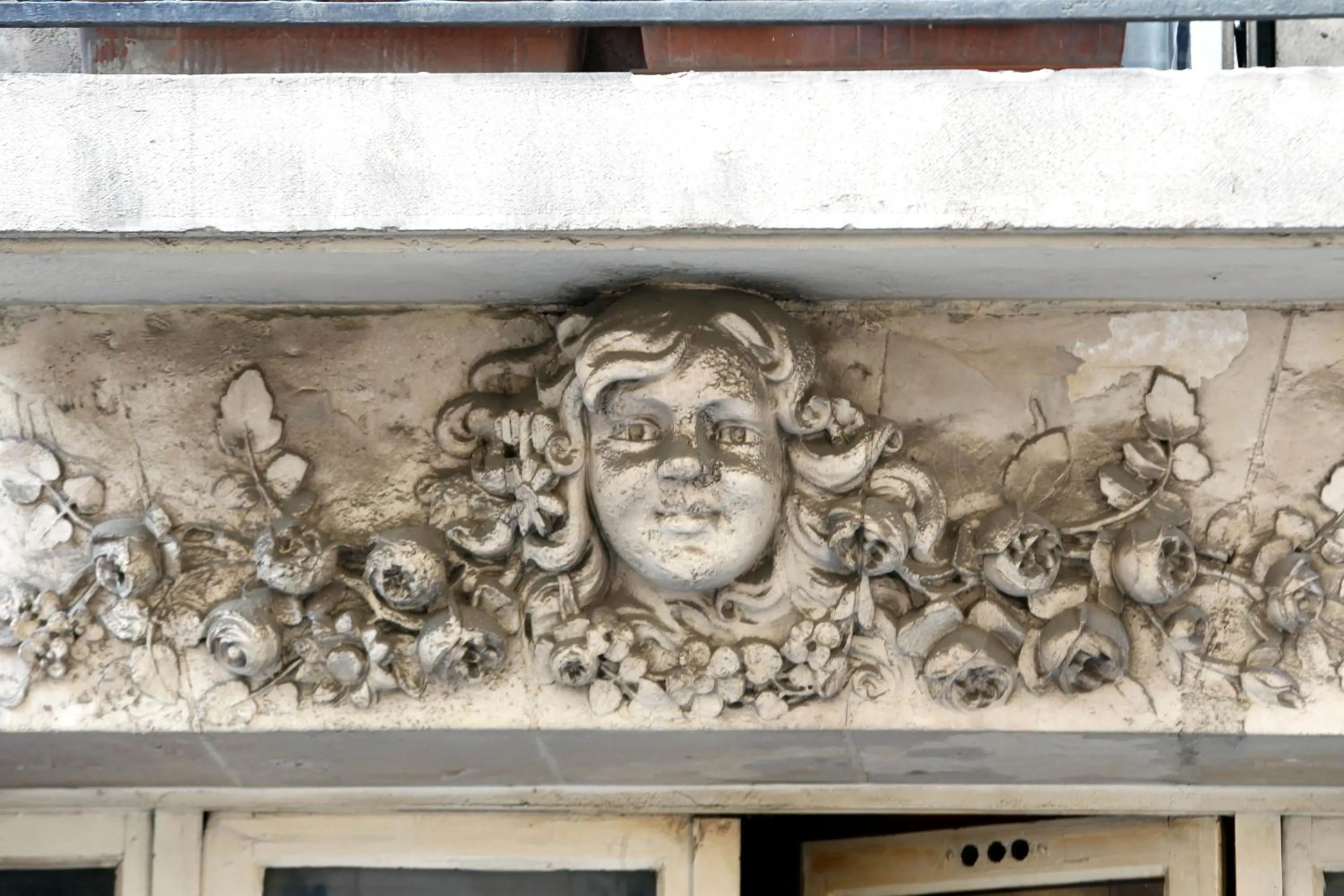 Nearby landmark in Hotel des Deux-Iles - Notre-Dame