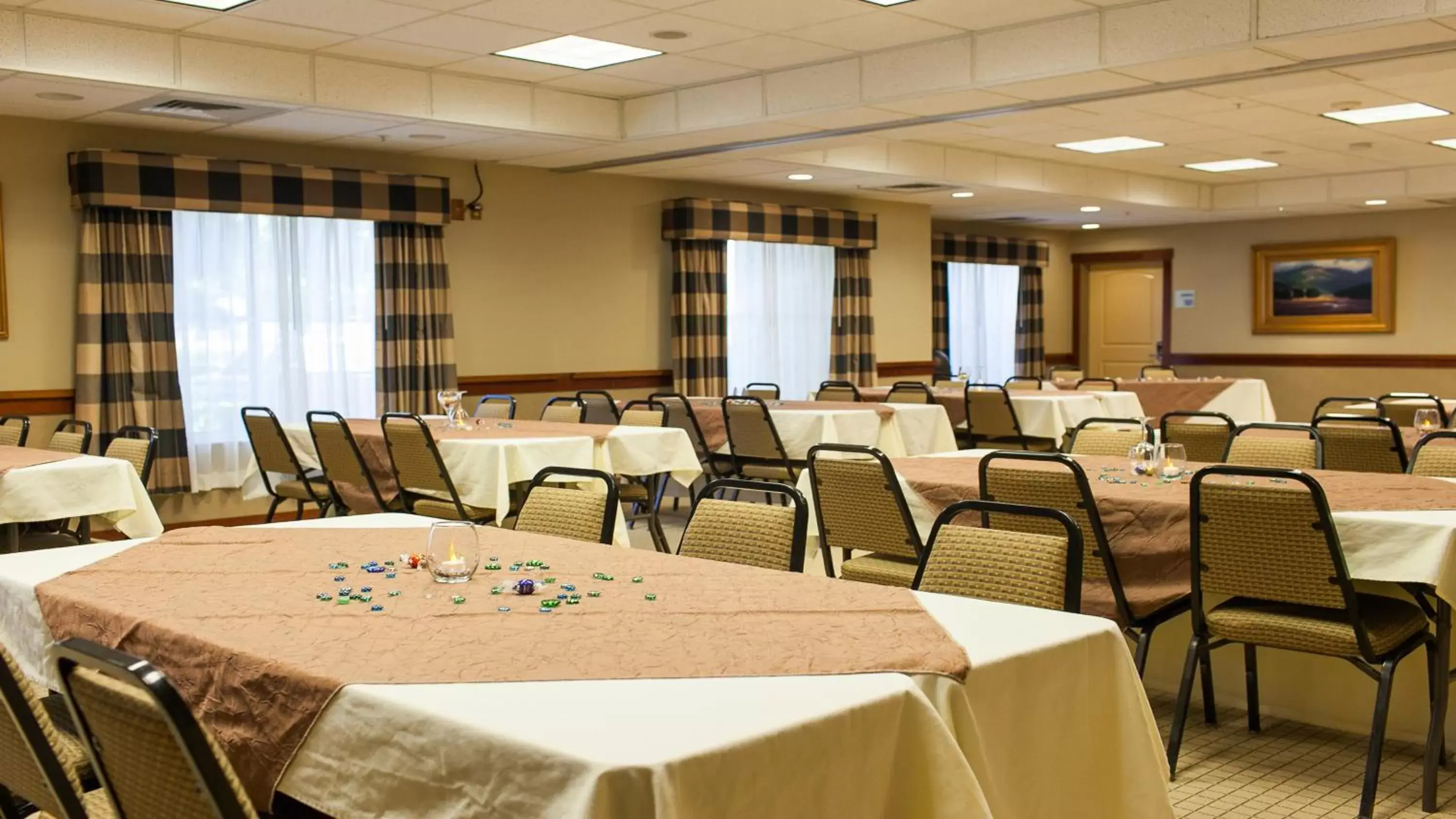 Meeting/conference room in Holiday Inn Express Turlock, an IHG Hotel