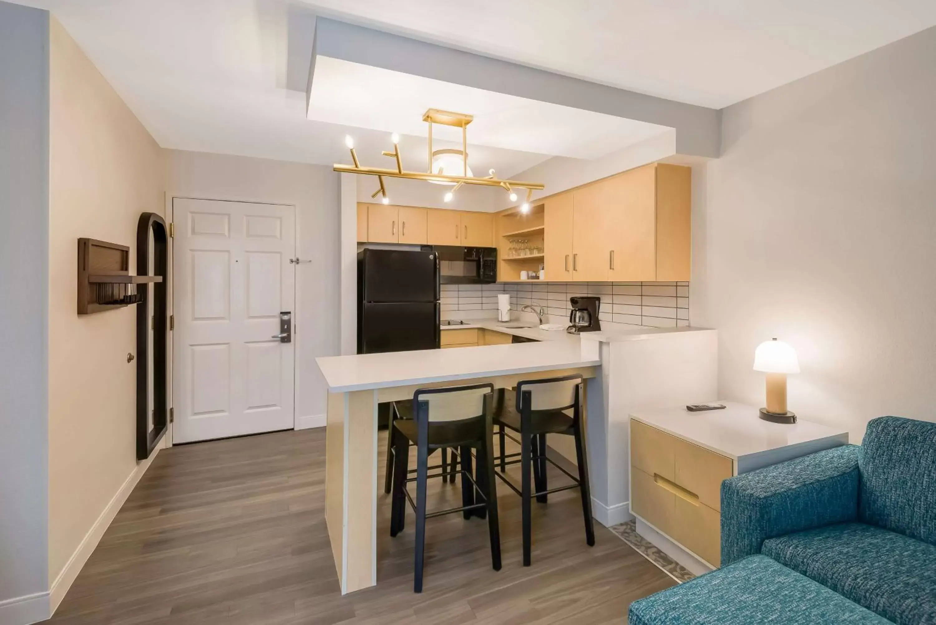 Kitchen or kitchenette, Kitchen/Kitchenette in Sonesta ES Suites Andover Boston