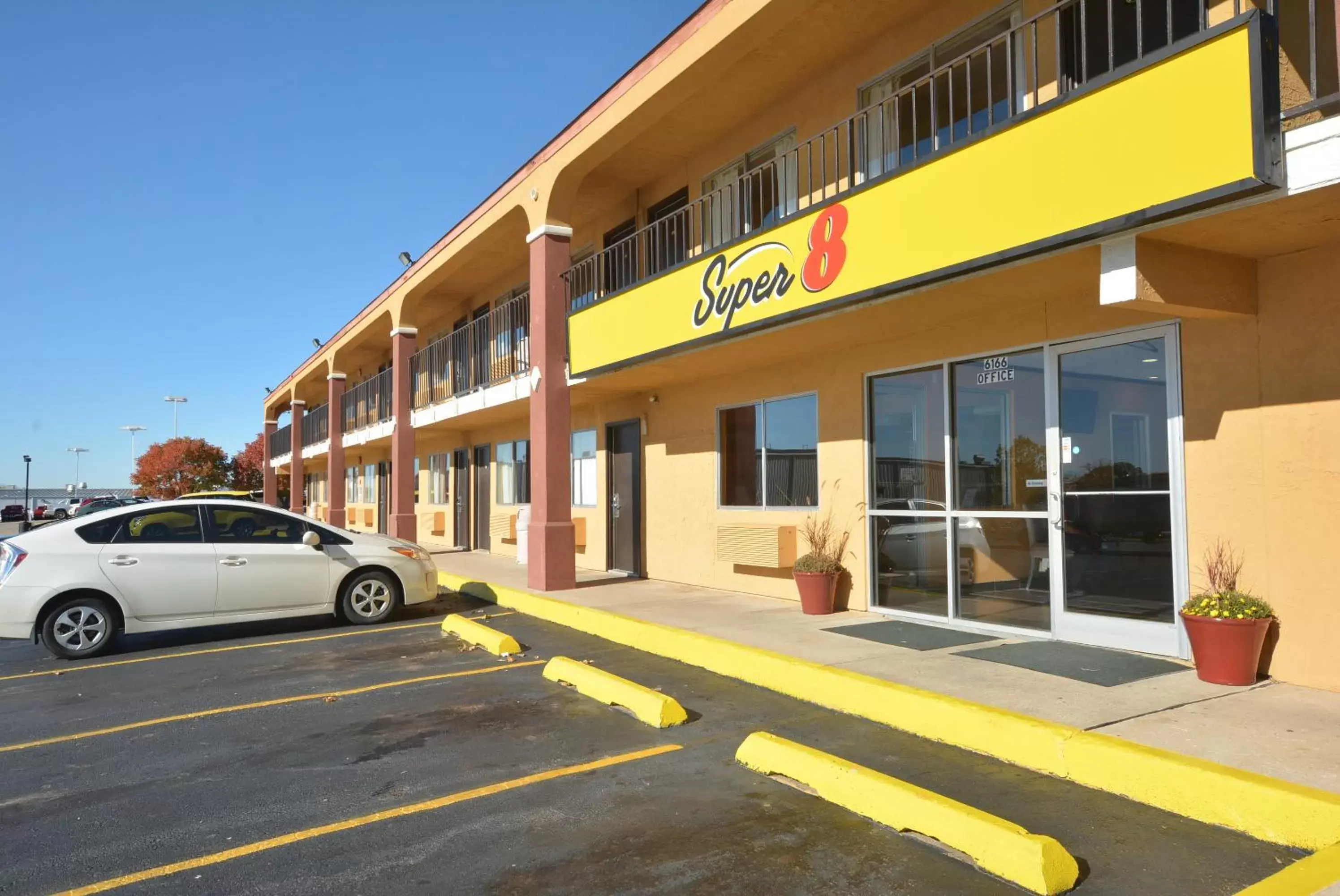 Facade/entrance in Super 8 by Wyndham Midwest City OK Facade/entrance in Super 8 by Wyndham Midwest City OK