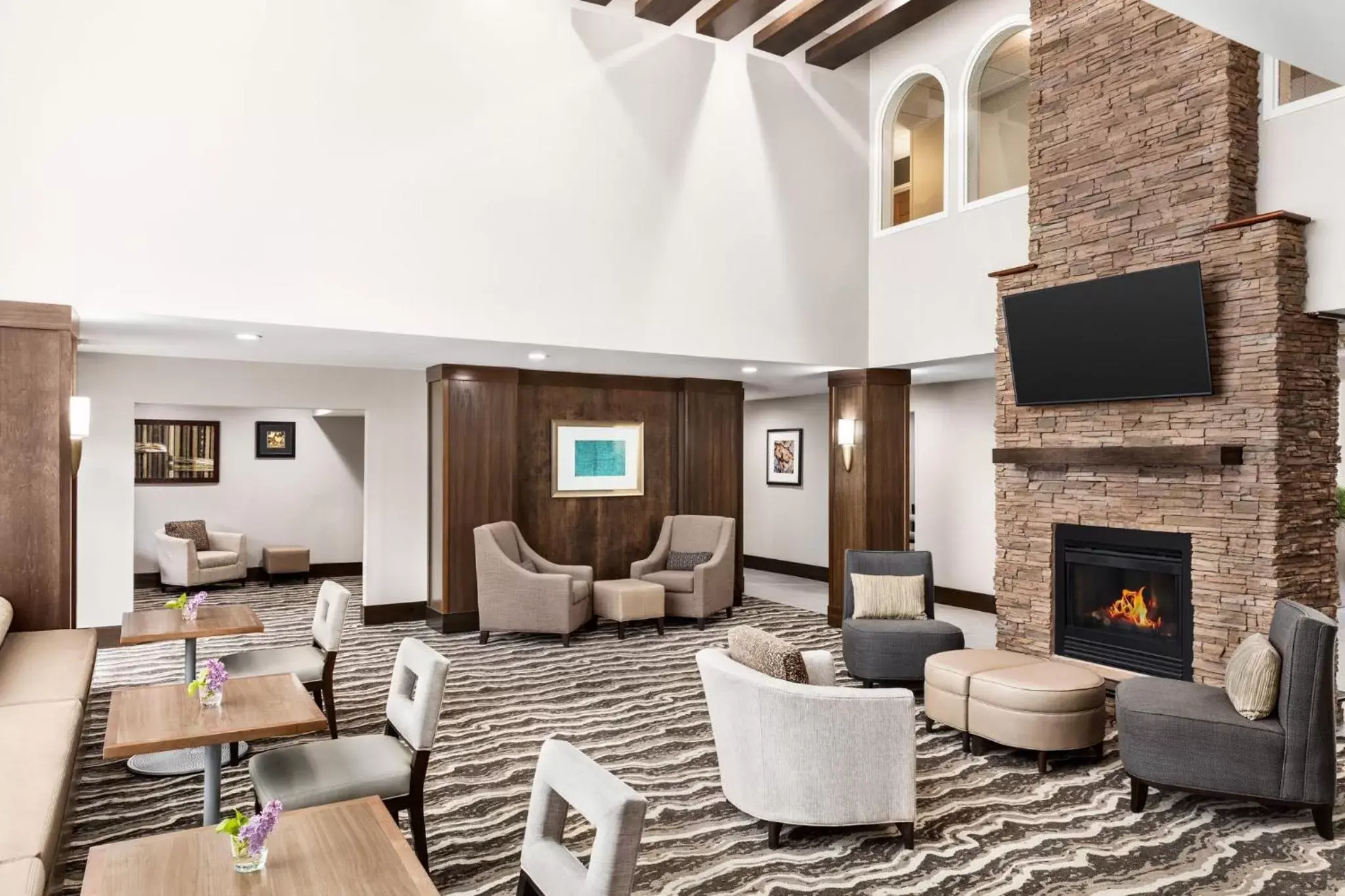 Property building, Lounge/Bar in Staybridge Suites Fort Wayne, an IHG Hotel