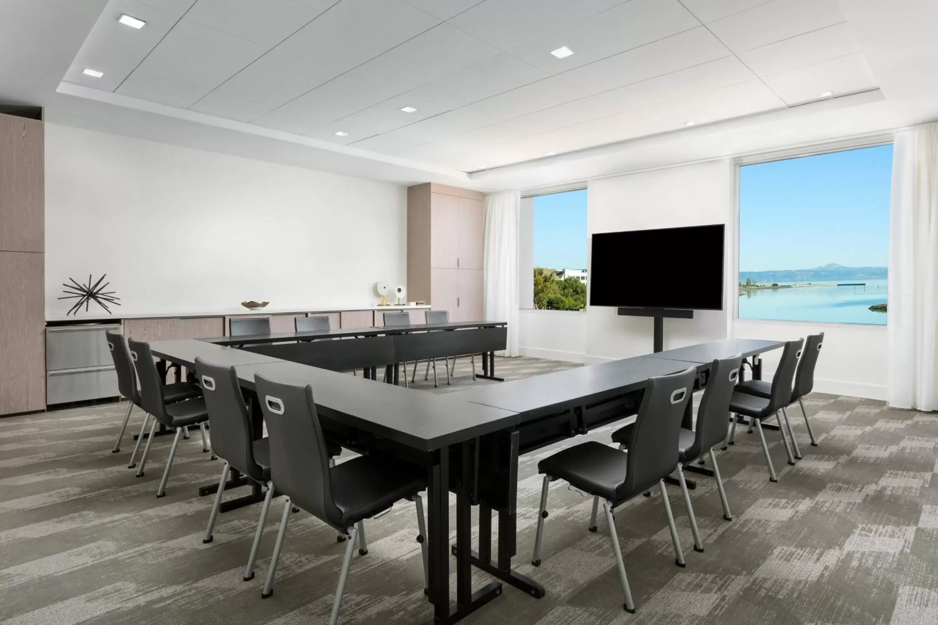 Meeting/conference room in AC Hotel by Marriott San Francisco Airport/Oyster Point Waterfront
