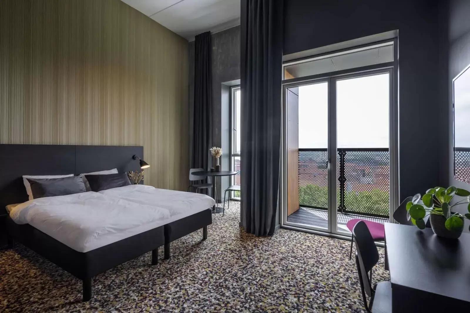 Bed in Peak 12 Hotel Bed in Peak 12 Hotel