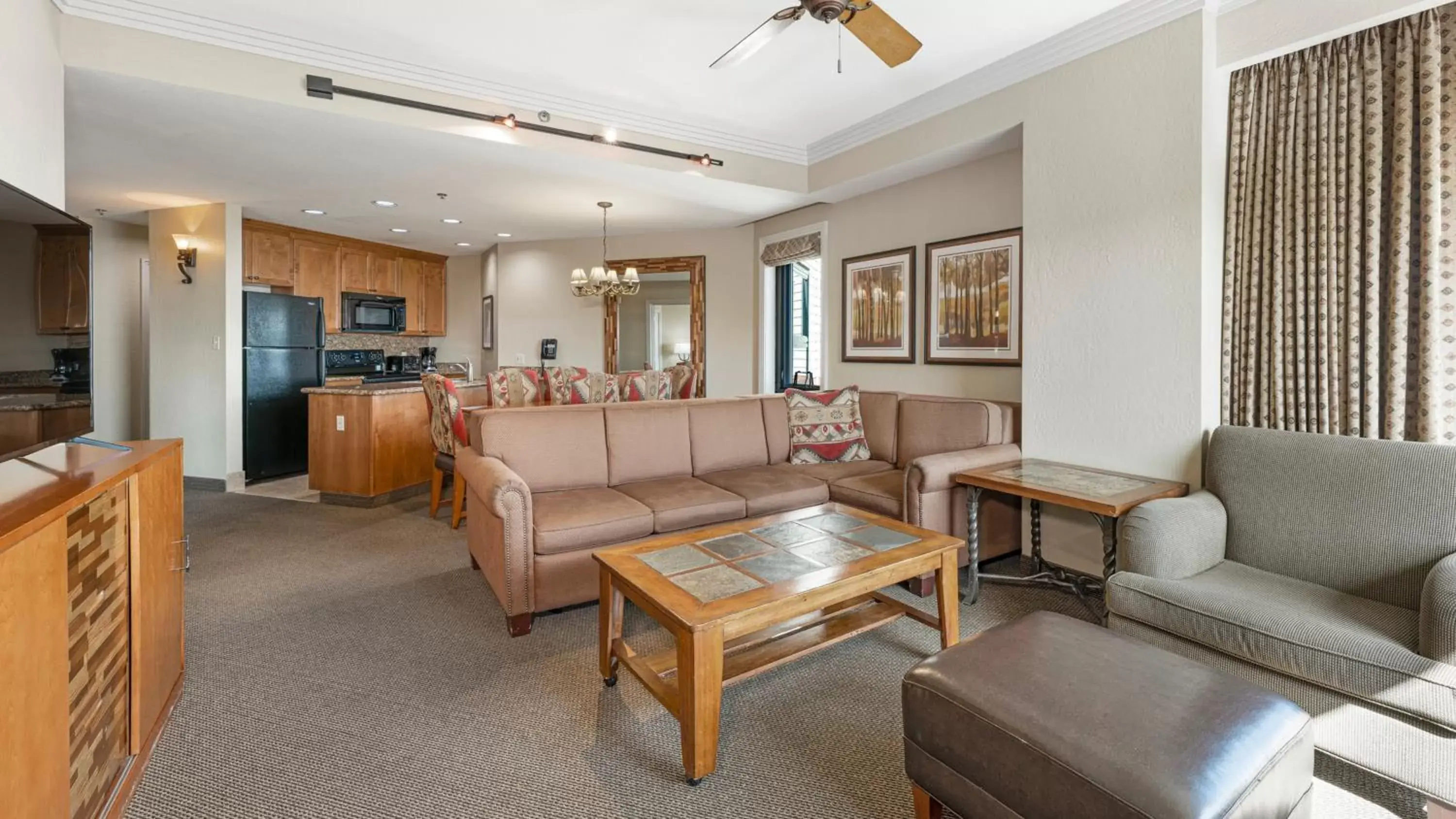 Photo of the whole room, Seating Area in Holiday Inn Club Vacations - Tahoe Ridge Resort, an IHG Hotel